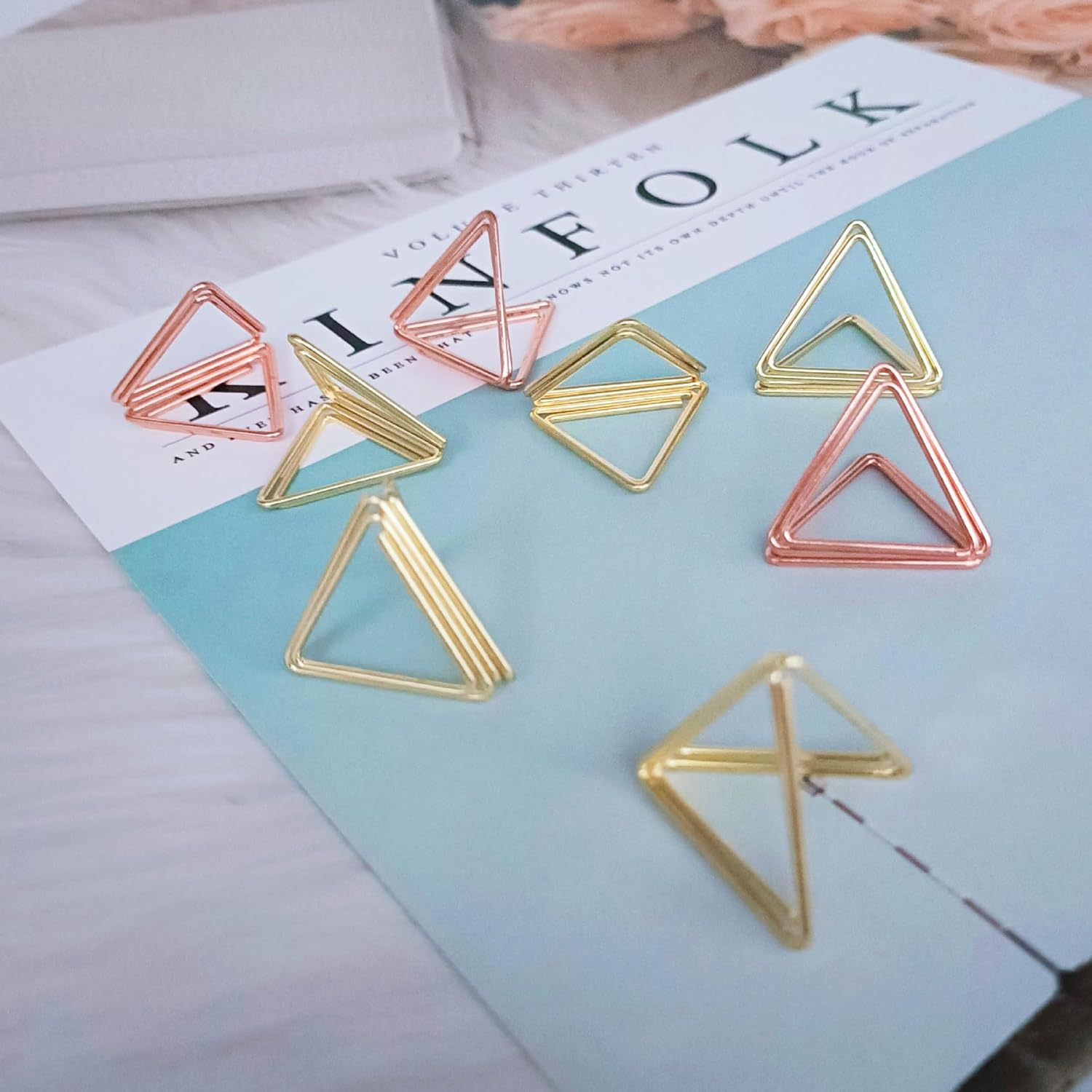 DACUAN Gold Triangle Mini Table Card Holders, 60PCS Metal Card Stand Clips for Wedding Party Office image number 5