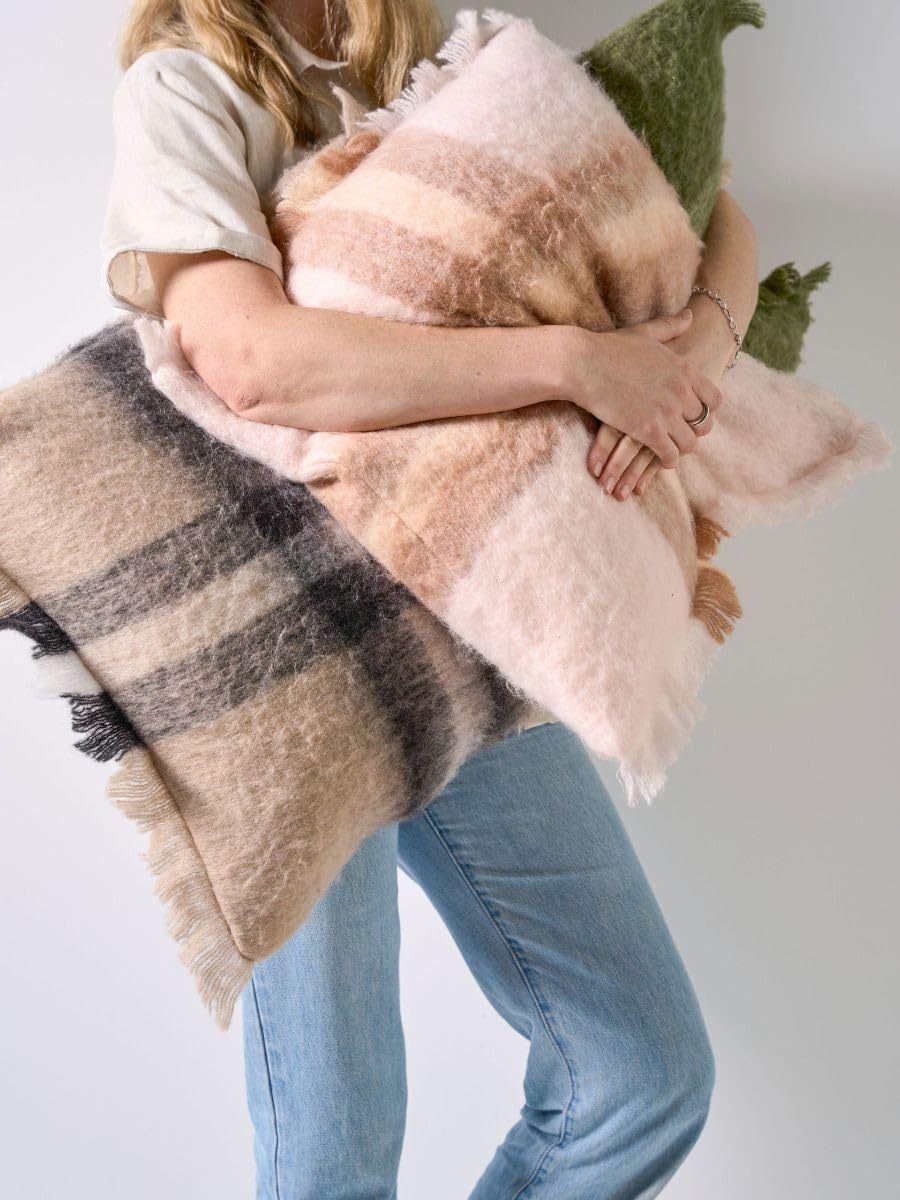 Linen House Clover Cushion, Peony, 50 X 50 Cm Size image number 1