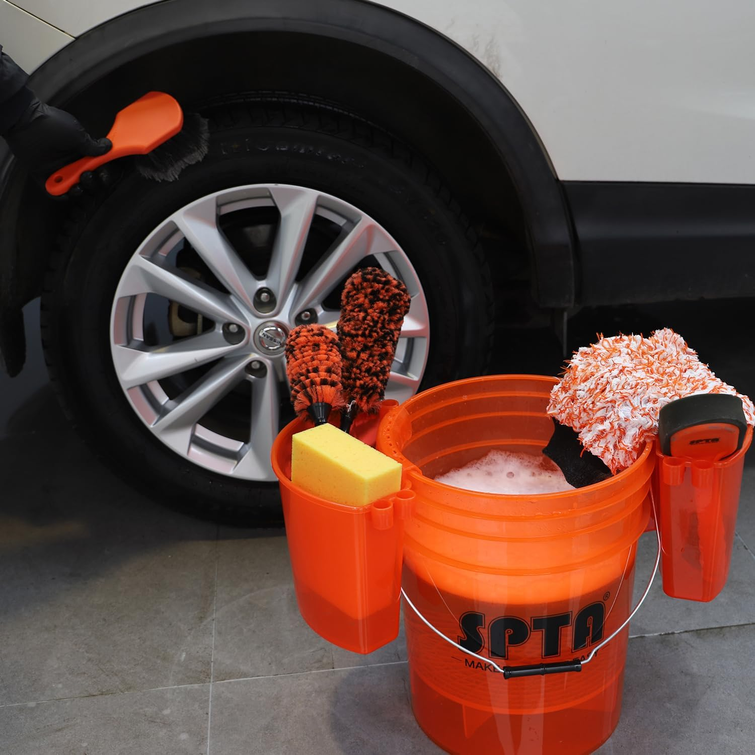 SPTA 33Pcs Car Wash Bucket Set, 20L Scratch Free Detailing Bucket with Car Wash Filter Wash Mitt Sponge Towels Tire Detailing Brush Set, Exterior Interior Car Detailing Set, Complete Car Care Tools image number 4