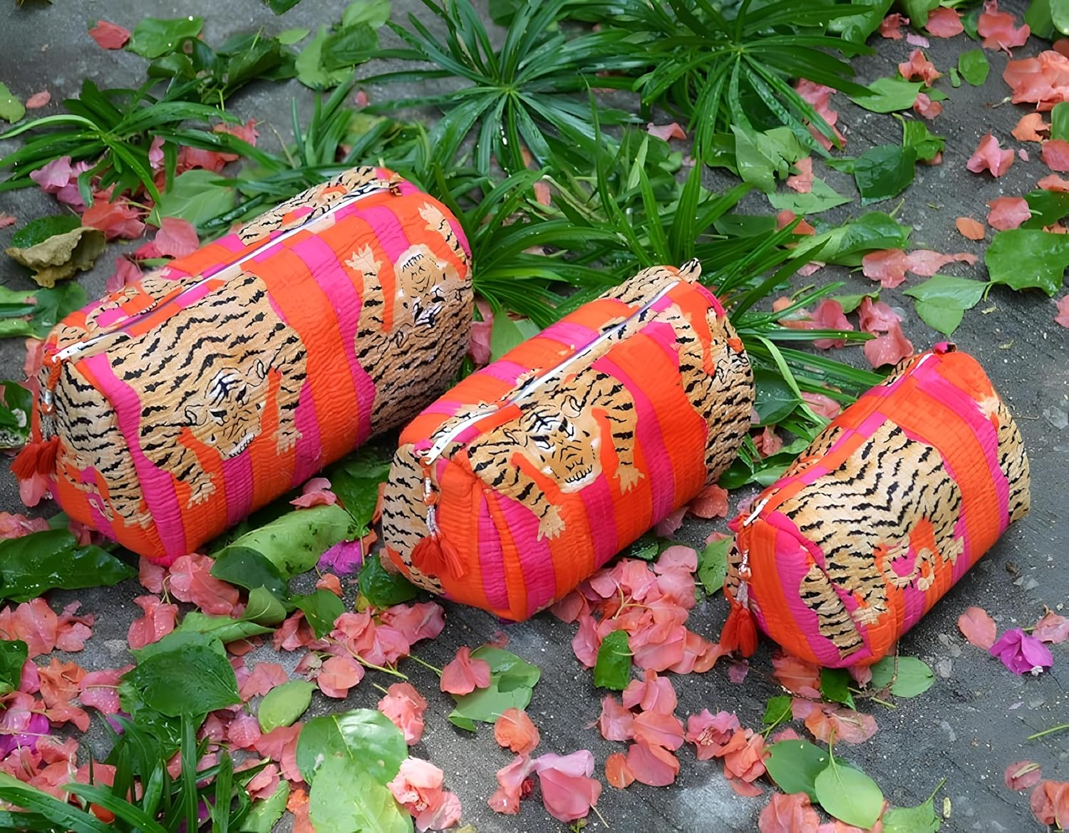 INDACORIFY Tiger Print Makeup Bag Set of 3 Pieces Indian Cotton Toiletry Bag Make up Pouch Travel Bag Quilted Wash Bag Shaving Cotton Cosmetic Kit, Multicolor, Bag image number 6