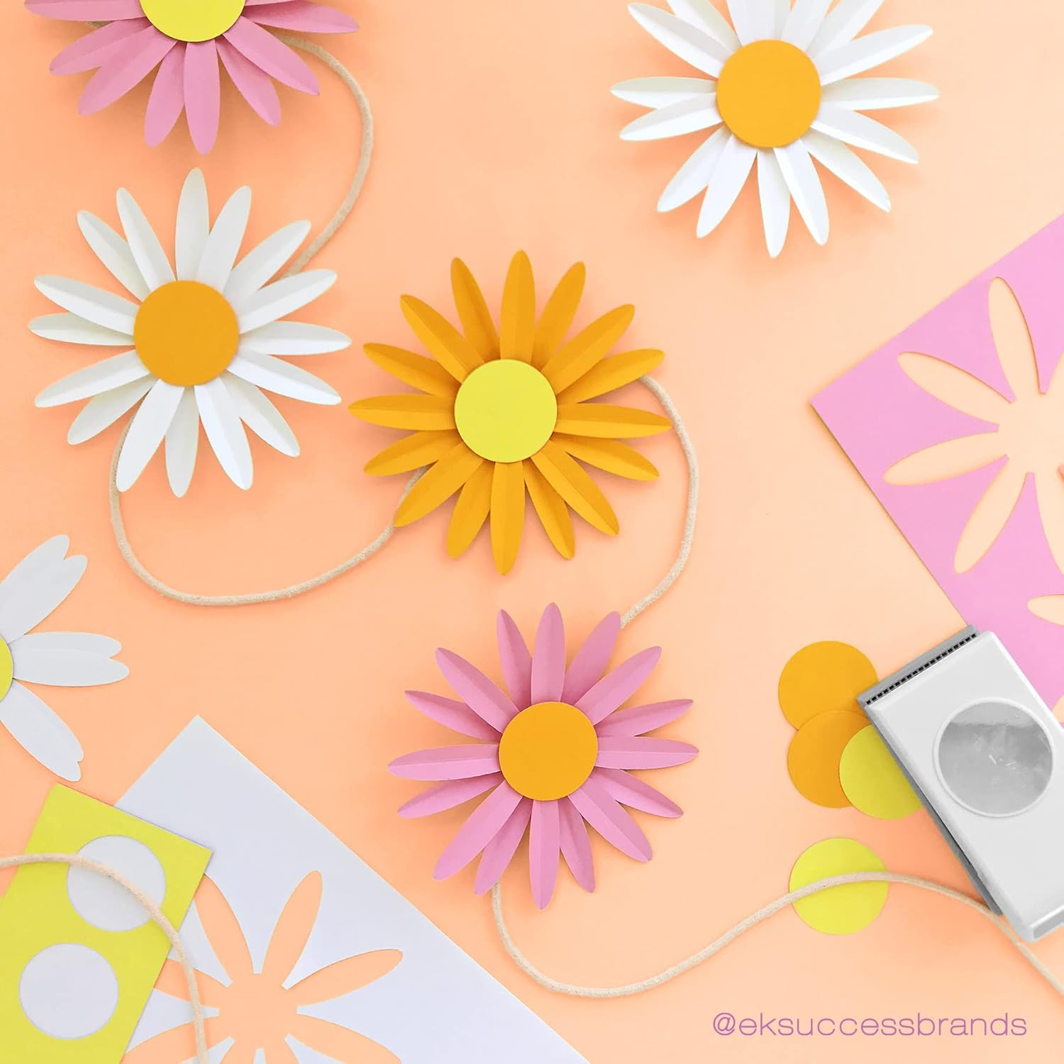 EK Success PSN Circle Punch 1.75 Inch with Safety Lock, Create Perfect Circles for Handmade Cards, Scrapbooking, Gift Tags, Invitations, Decorations, and More image number 4