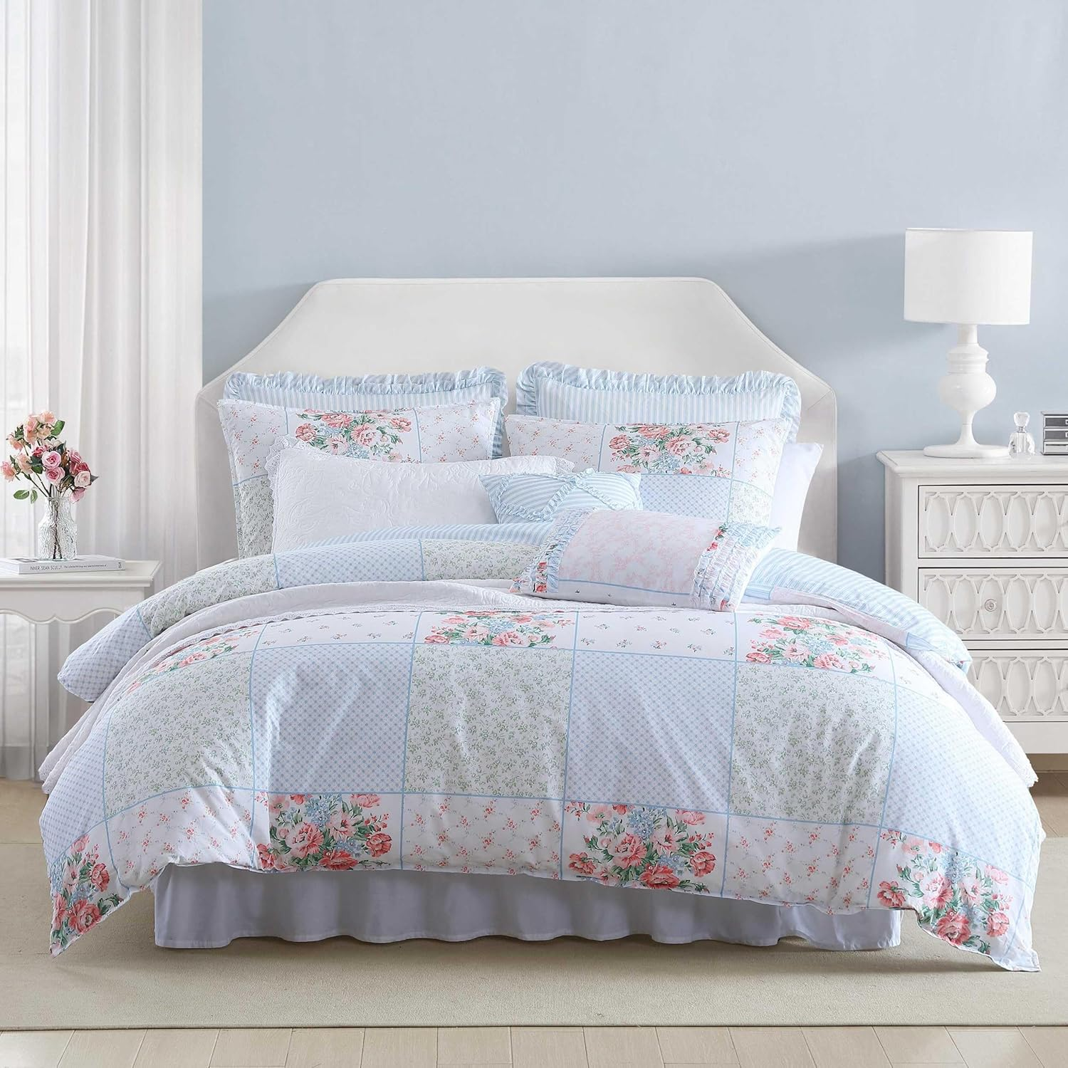 Laura Ashley - Duvet Set, Super Soft & Cozy Bedding, Includes Matching Shams & Bonus Throw Pillow Covers, Luxurious Home Decor (Hope Patchwork Blue, Twin)
