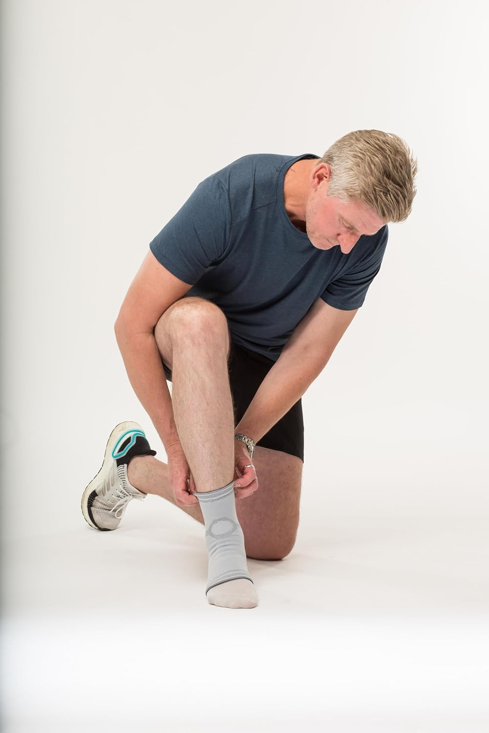 Thermoskin Dynamic Compression Ankle Sleeve L/XL image number 2