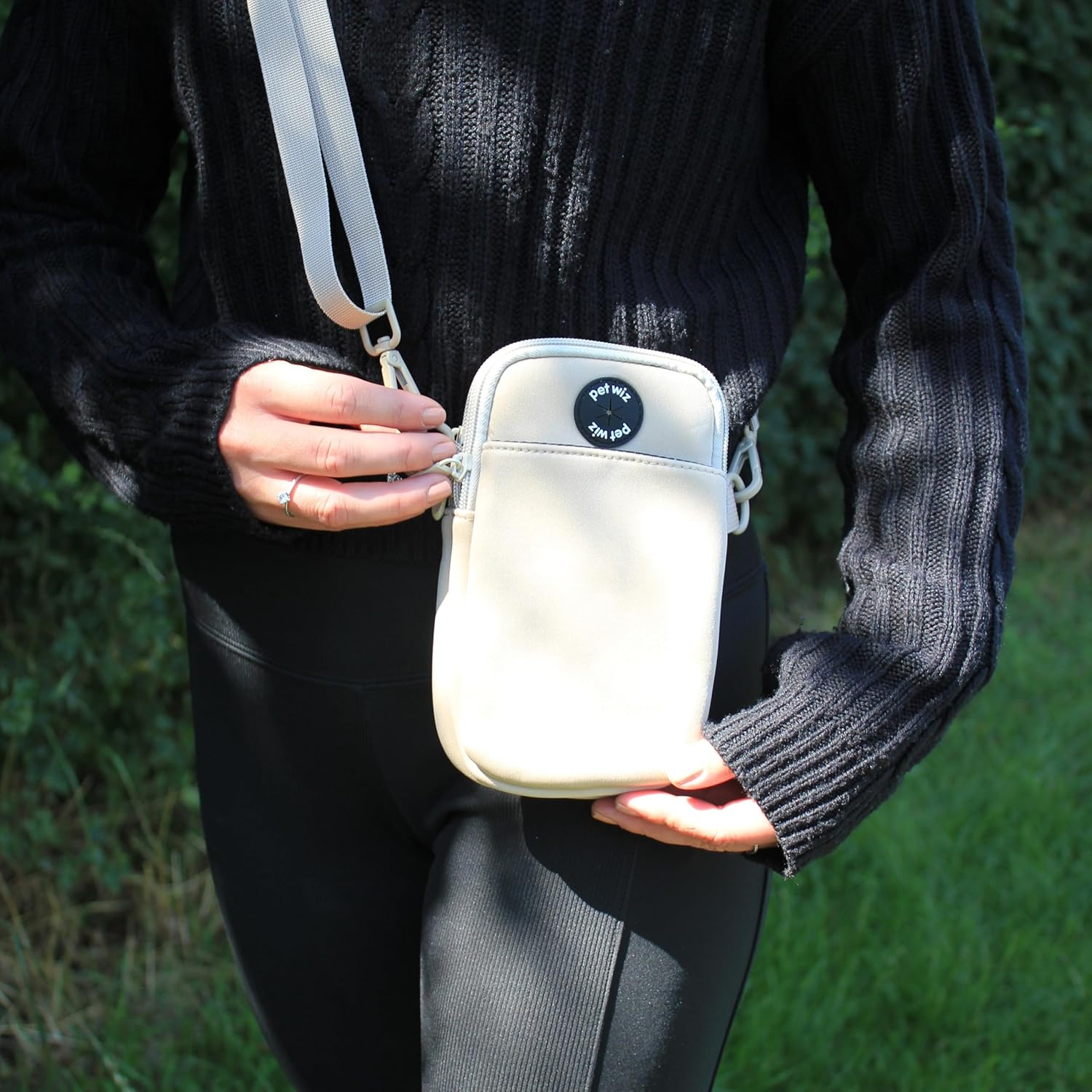 Pet Wiz Dog Walking Bag with Adjustable Strap (Slim & Lightweight Dog Walking Bag - Beige) image number 4