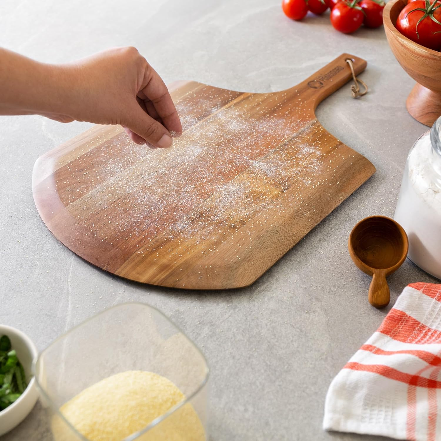 Chef Pomodoro - Pizza Peel - 30 Cm - Long Handle for Extra Burn Protection - Lightweight Pizza Shovel Made of Acacia Wood for Easy Use - Perfect as an Oven Accessory