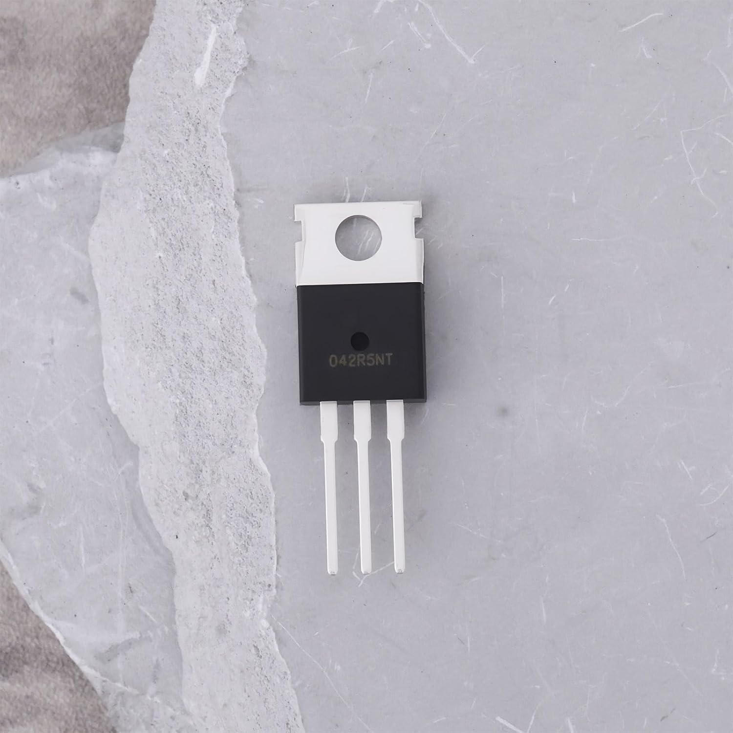 YINETTECH 5Pcs SVT042R5NT MOSFET 40V 240A TO-220 Power Transistor for ESC RC Models, Tools, Industrial Applications image number 4