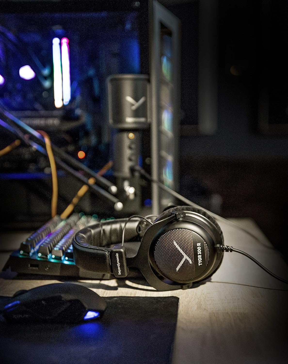 Beyerdynamic TYGR 300 R Headphones image number 3