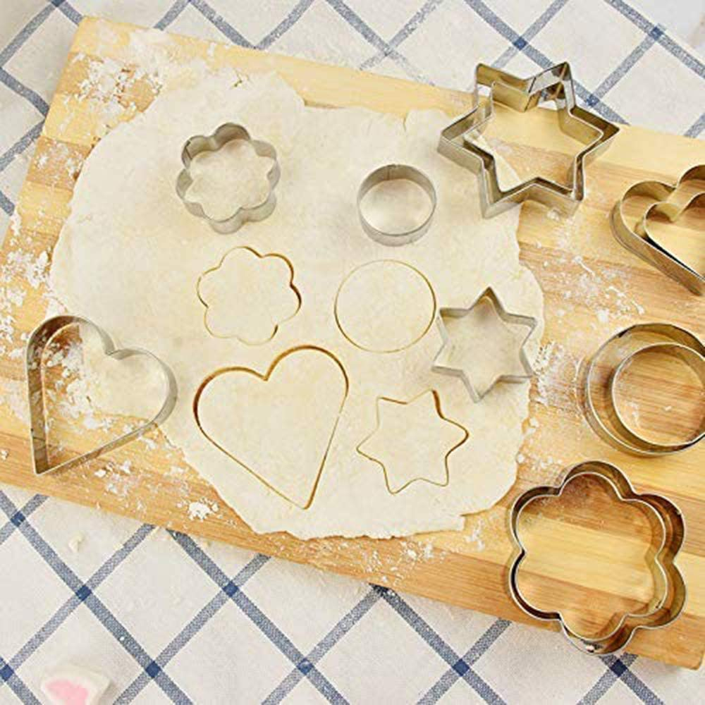 15 Pieces Large Cookie Cutter Set Stainless Steel Cake Cutter Bread Fondant Biscuit Cutters Star Heart round Flower Square Shape image number 1