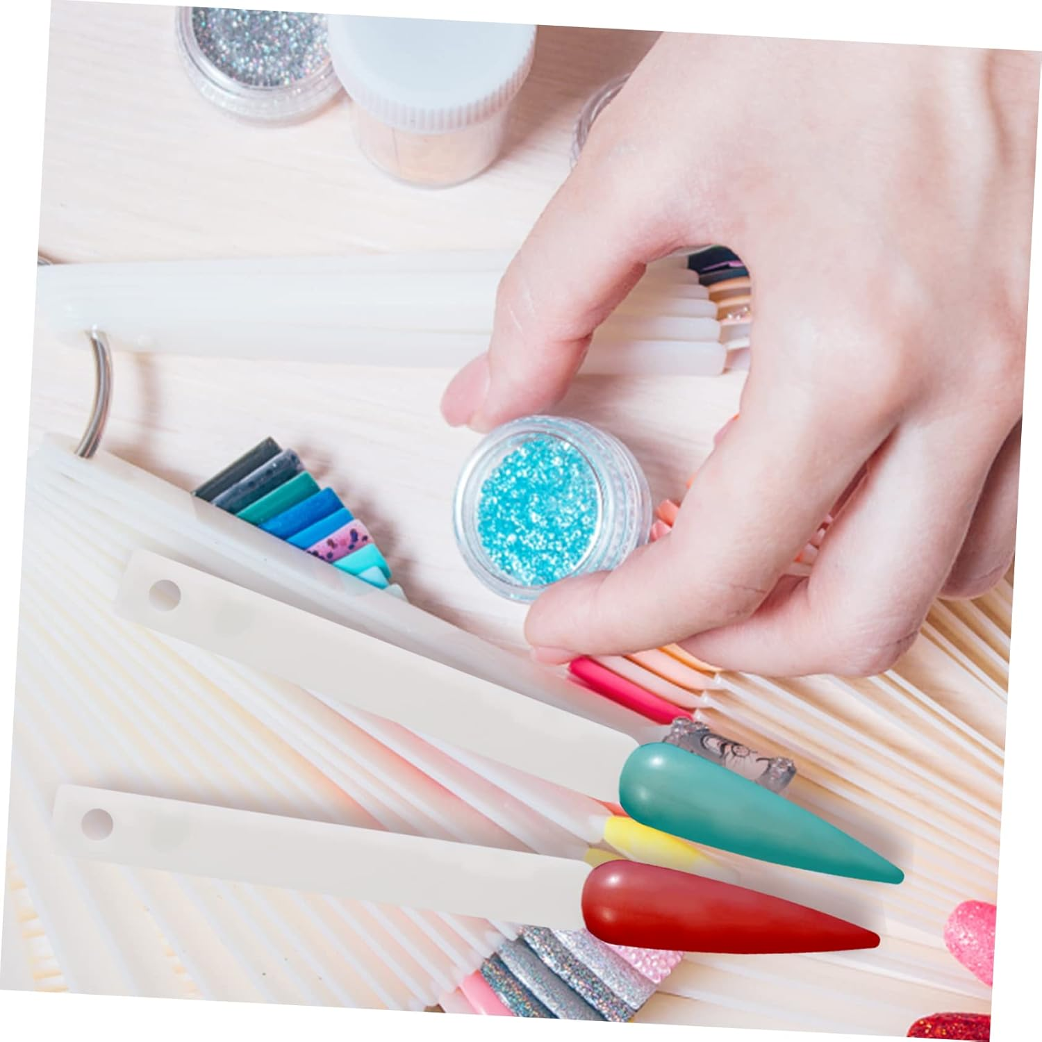 MOTHNUR 200Pcs Nail Art Tips Sticks Fan-Shaped Nail Display Tips with Metal for Easy Organization for Beginners Reusable Practice Tools image number 5