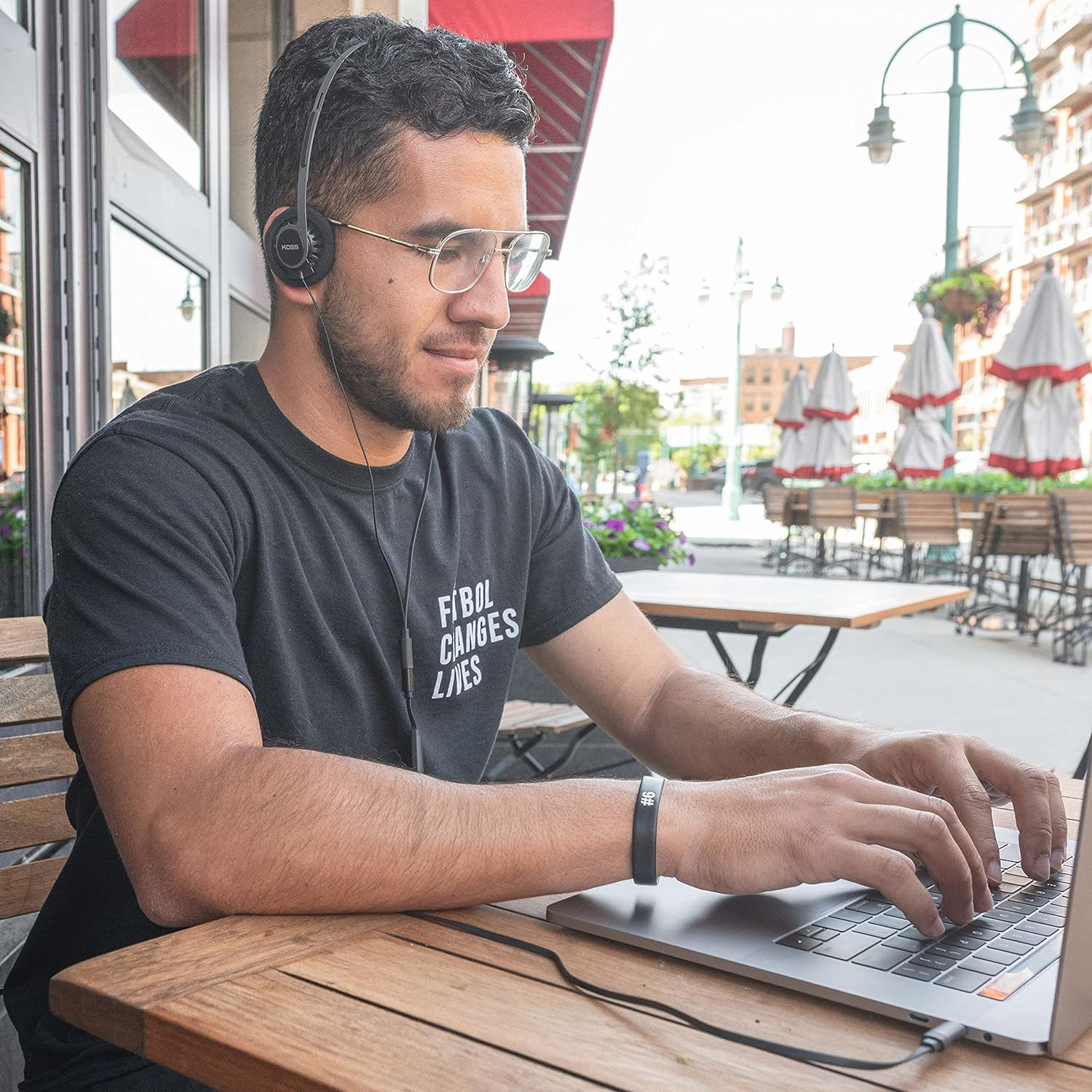 Koss KPH40 Utility On-Ear Headphones, Detachable Interchangeable Cord System, Ultra Lightweight Design (Stealth Black) image number 6