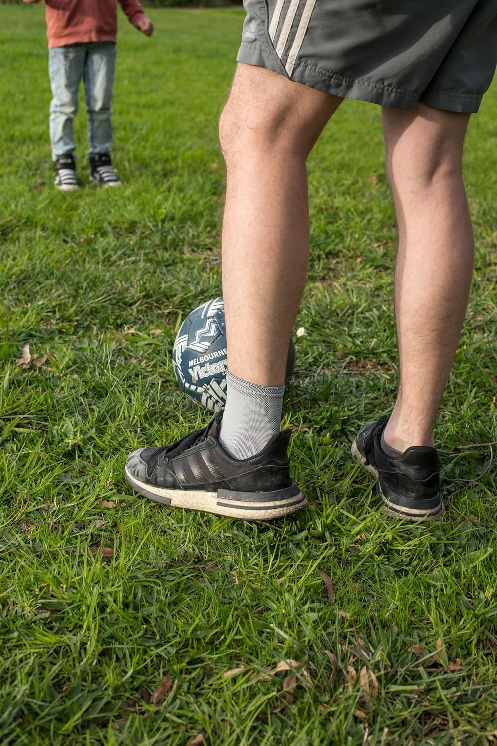 Thermoskin Dynamic Compression Ankle Sleeve L/XL image number 4