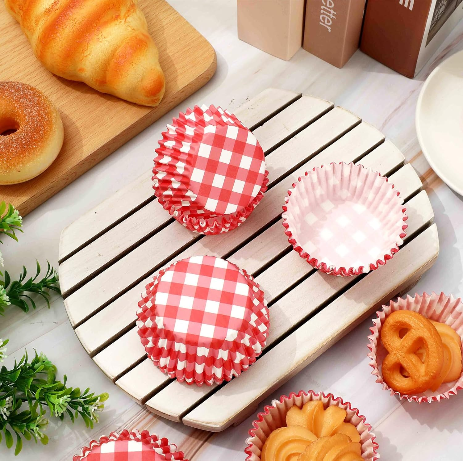 Whaline 300Pcs Red Plaid Cupcake Liner Checkered Baking Cup Muffin Liner Paper Cake Cup Storage Container for Christmas Wedding Party DIY Craft, 2X1.2 Inch image number 4