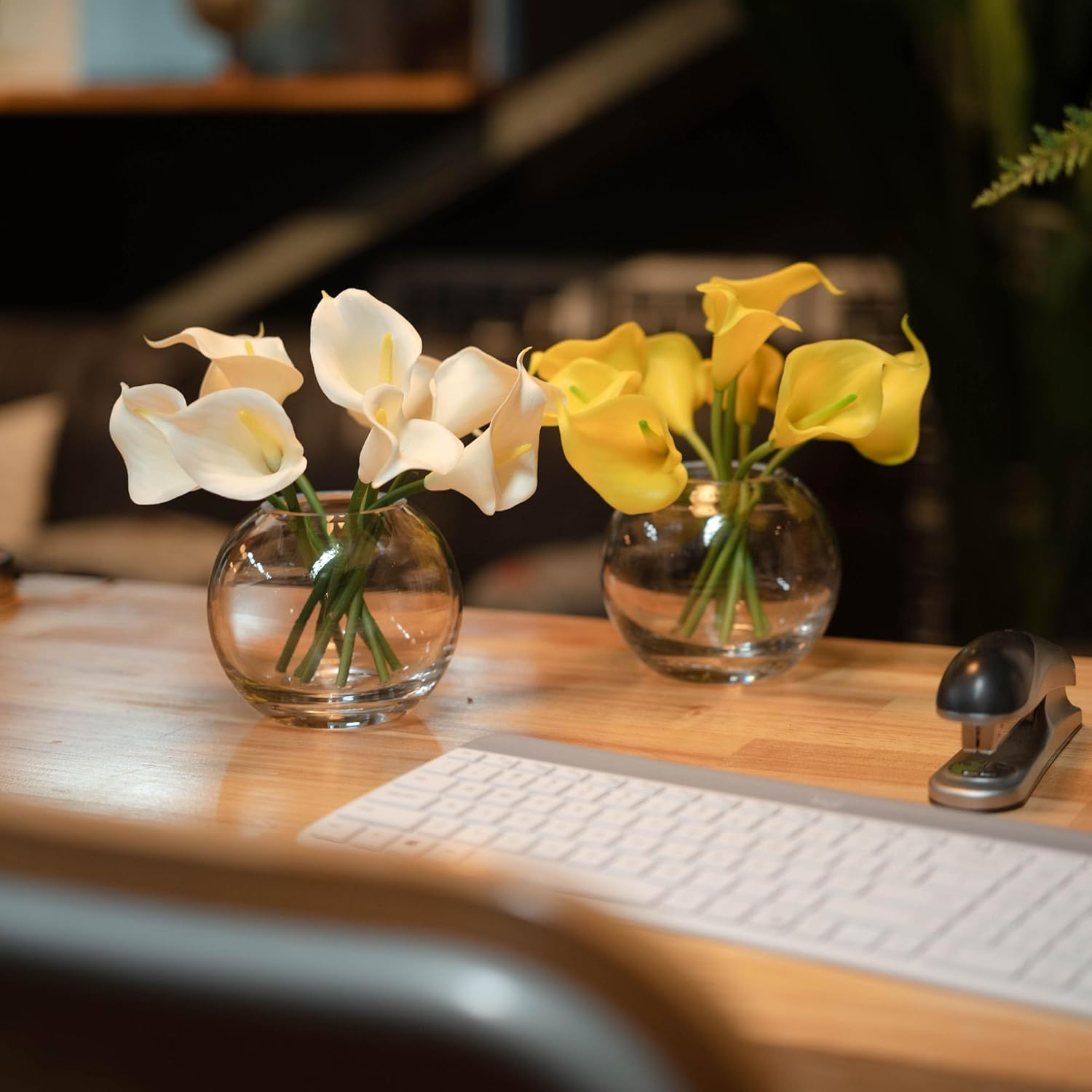 Glamorous Fusion - 22Cm Calla Lily Arrangement in Glass Vase (Yellow) image number 3