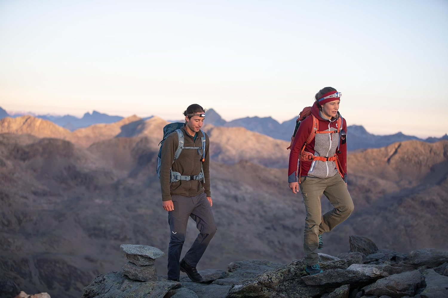 Deuter Unisex Futura 27 Hiking Backpack (Pack of 1) image number 3