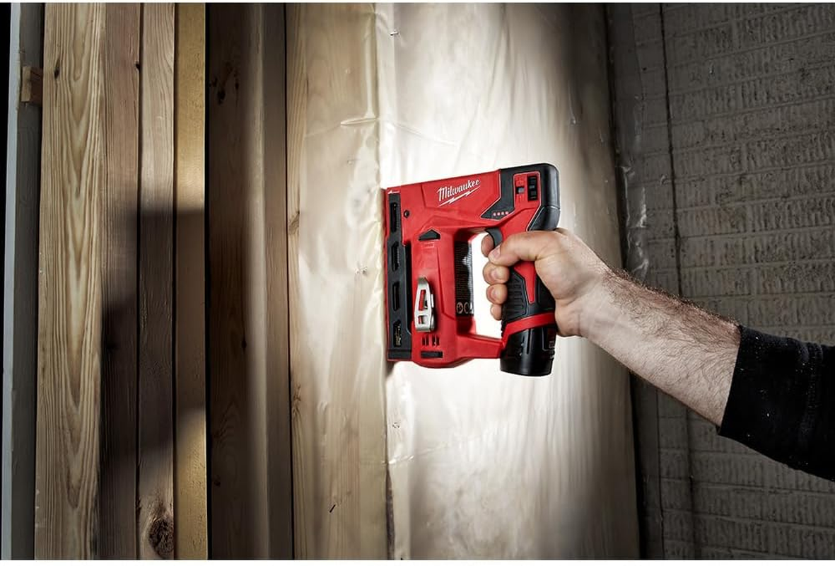 Milwaukee 2447-20 M12 3/8&Acirc;&euro; Crown Stapler image number 5