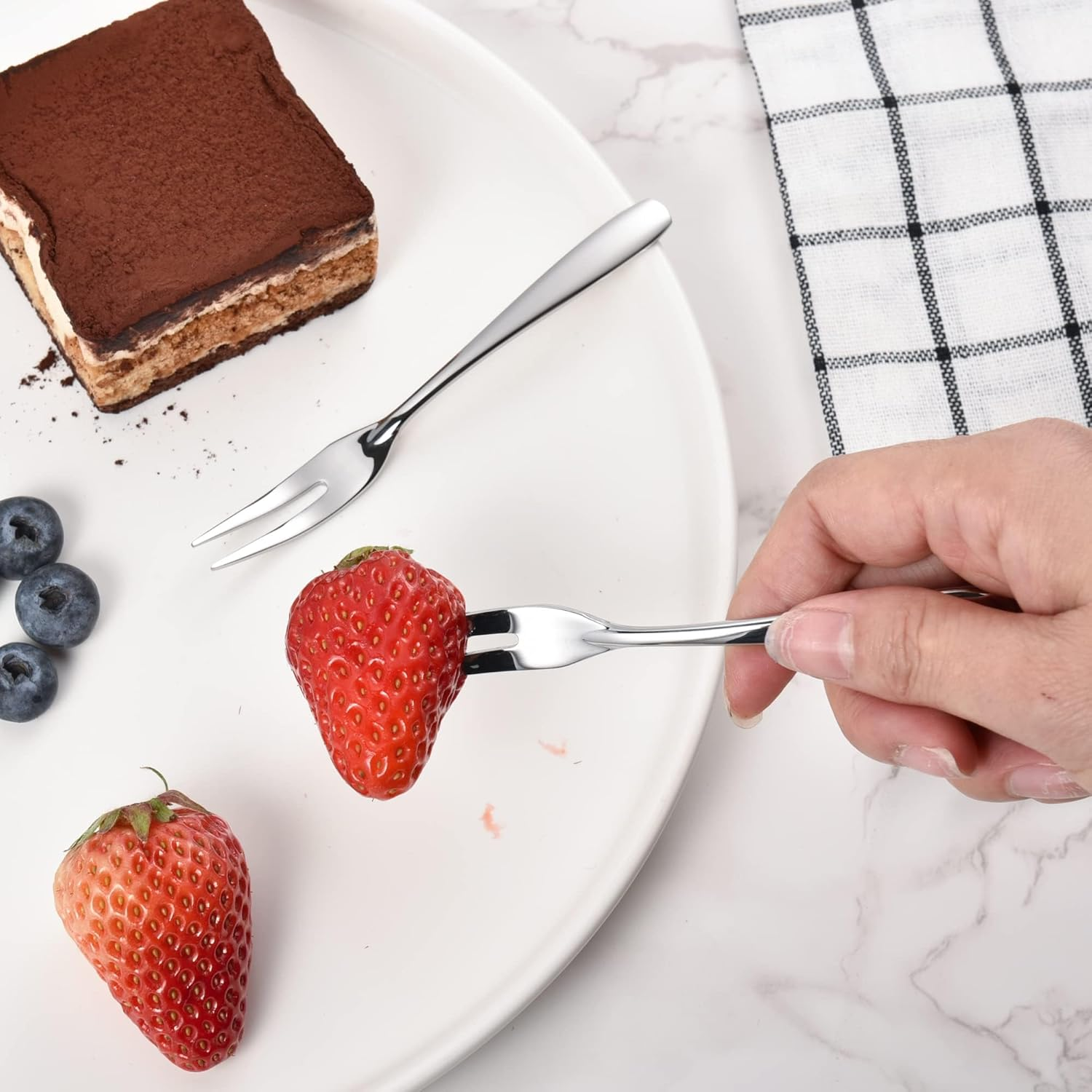 IMEEA Tiny Fruit Forks 18/10 Stainless Steel Appetizer Cocktail Forks Dessert Forks, 4.5-Inch (6-Piece) image number 6