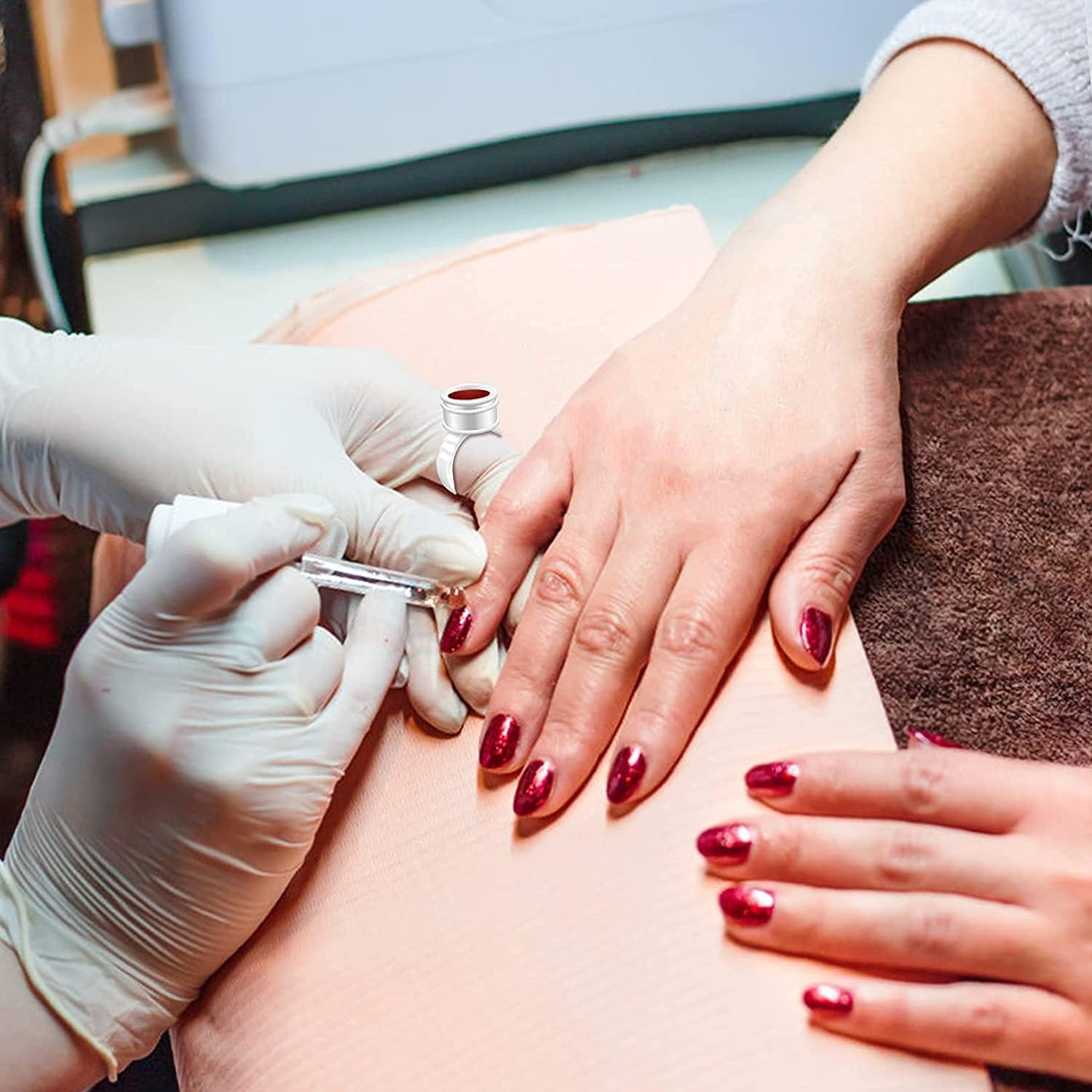 Pigment Rings - WANXINPT 100PCS Lash Glue Rings for Eyelash Extensions - Professional Disposable Glue Holder with Anti-Spill Design | Tattoo Ink & Nail Art Ring Palette (White) image number 1