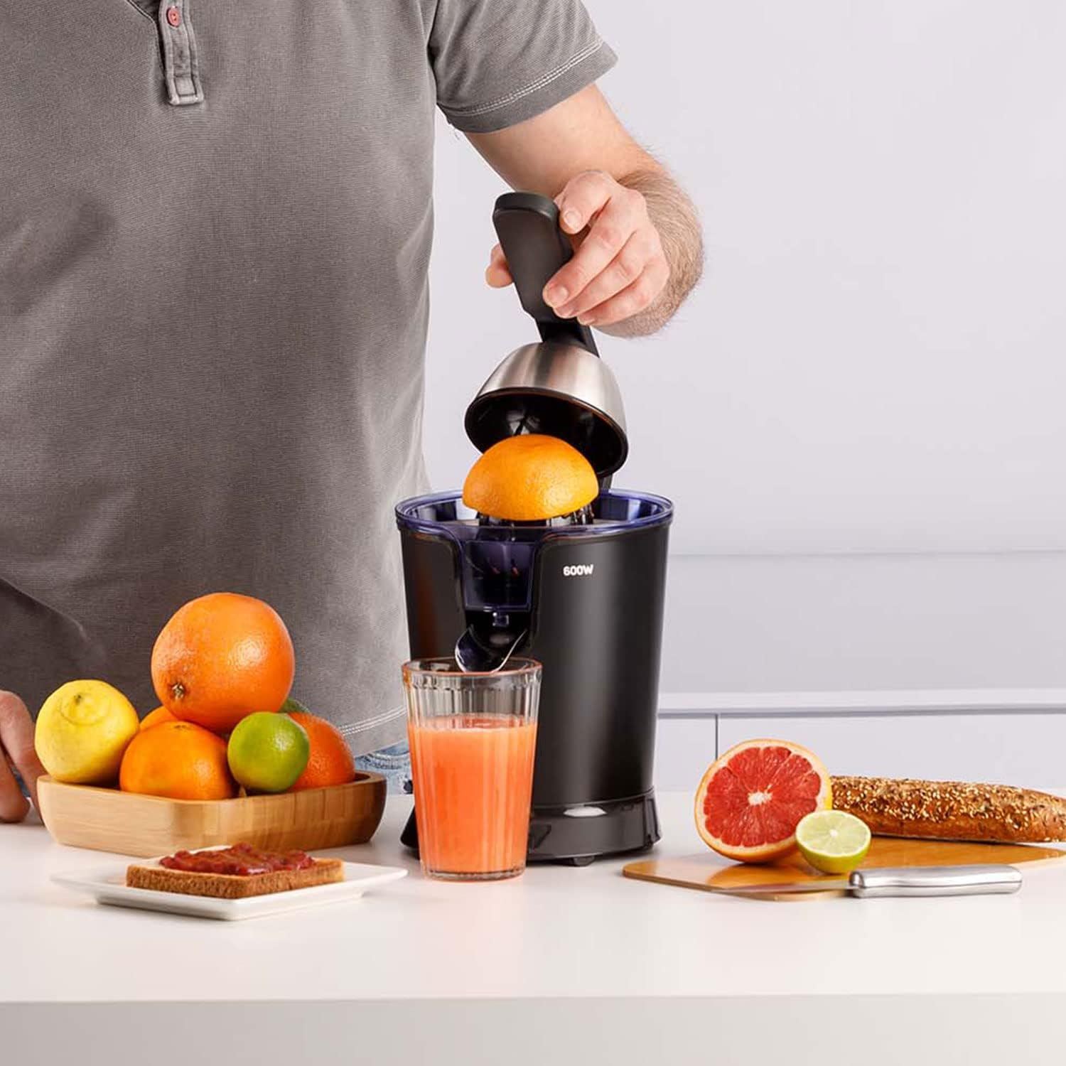 Taurus Amazing SQ601X Electric Lever Press 600W Professional AC Motor 0.65L Container 2 Cones for All Citrus Fruits image number 4