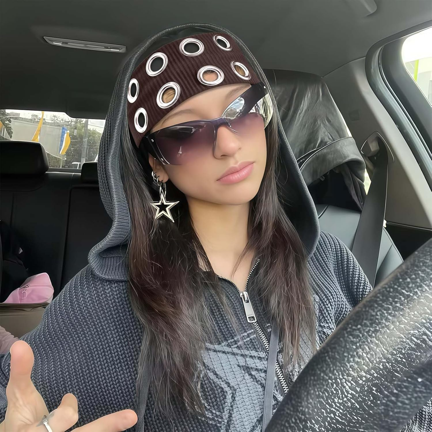 LUMOOM Pack of 2 Elastic Headband for Women, Y2K Girls Punk Grunge Wide Hair Bands with Eyelets, Stretchy Casual Hair Accessory for Training and Yoga image number 4