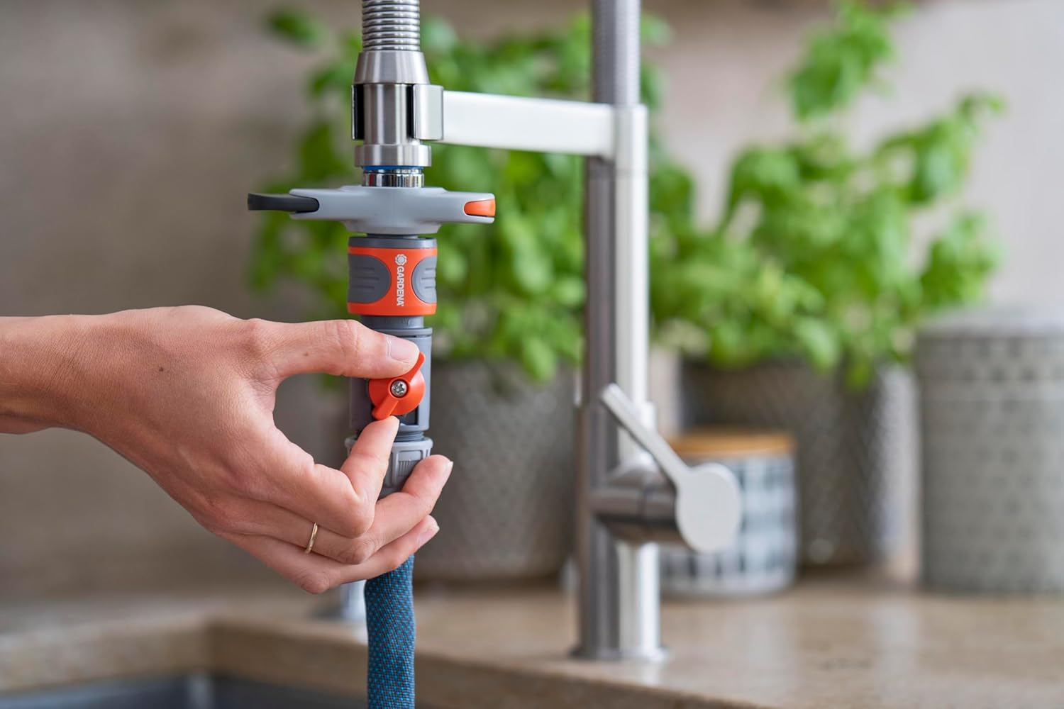 Gardena Liano Xtreme 1/2 Inch, 10M + Indoor Adapter: Extremely Robust Textile Garden Hose, for Indoor Water Taps, with PVC Inner Tube, Lightweight, Weather-Resistant (18490-20) image number 5