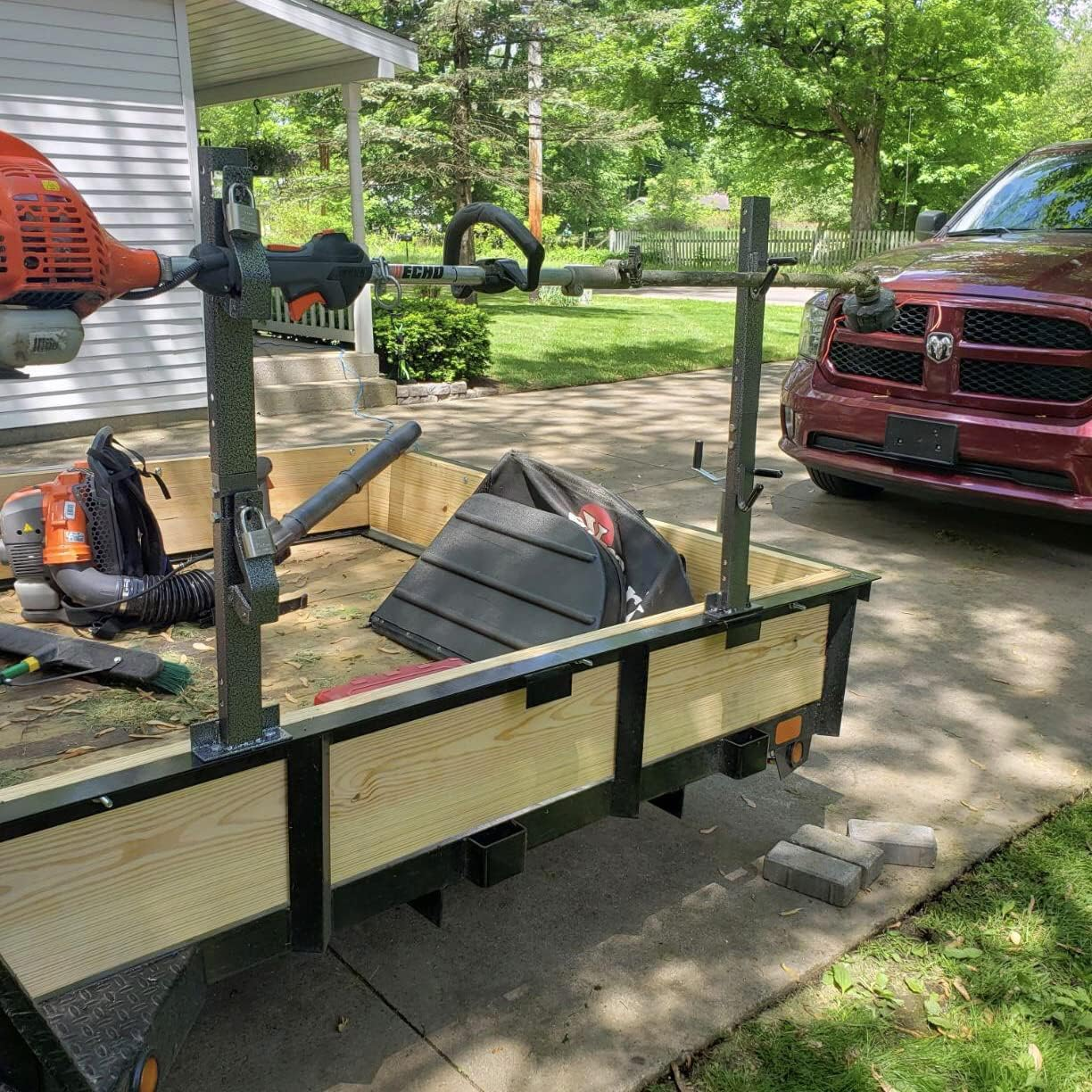 ELITEWILL 2 Place Locking Trimmer Rack Trim Line Holder Fit for Open Landscape Trailers Racks