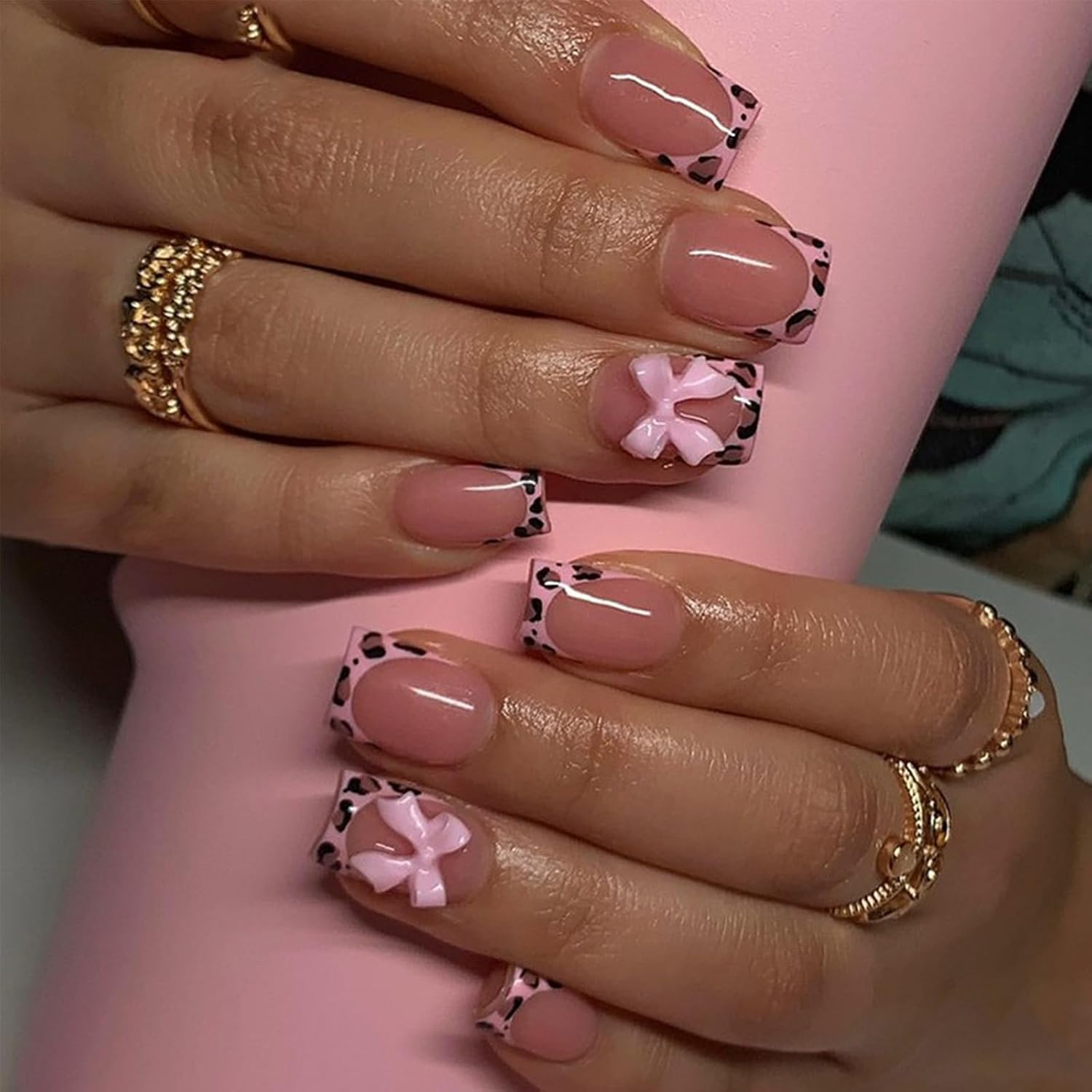 Qioon 24 PCS Leopard French Press on Nails, Short Square Nude Pink Fake Nails with Glossy Bow Designs, Full Cover Stick on False Fingernails for Women and Girls, Cute Manicure Decorations image number 6