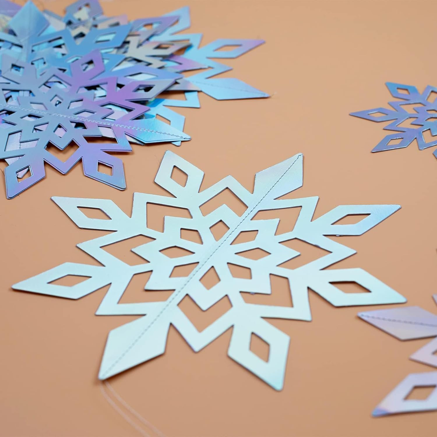 Oumuamua Christmas Snowflake Decorations, 15Pcs Xmas 3D Iridescent Snowflakes 3D Laser Paper Snow Flakes for Christmas Winter Wonderland Snow White Holiday Birthday Home Party Decor, Holographic