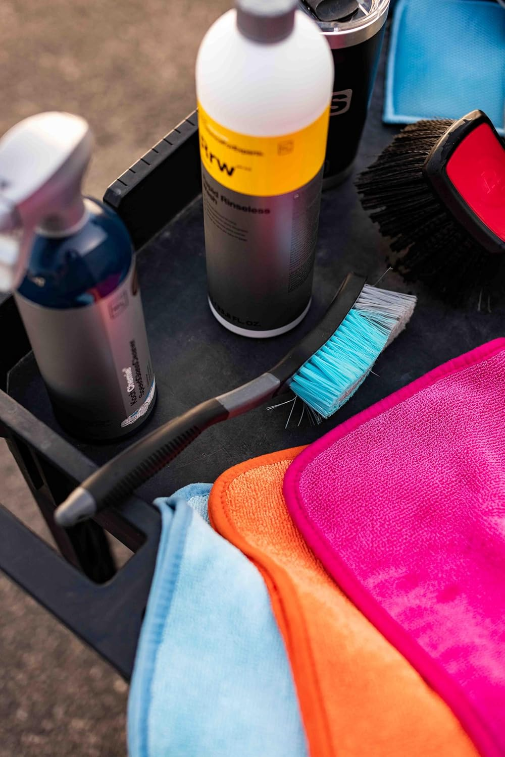 The Rag Company - Ultra Wheel and Body Brush - Multi-Directional Soft Tip Bristles Safe for Wheels, Tires, and Body Panels on Cars, Trucks, and Suvs - Patented Design Made by Pro Detailers image number 2