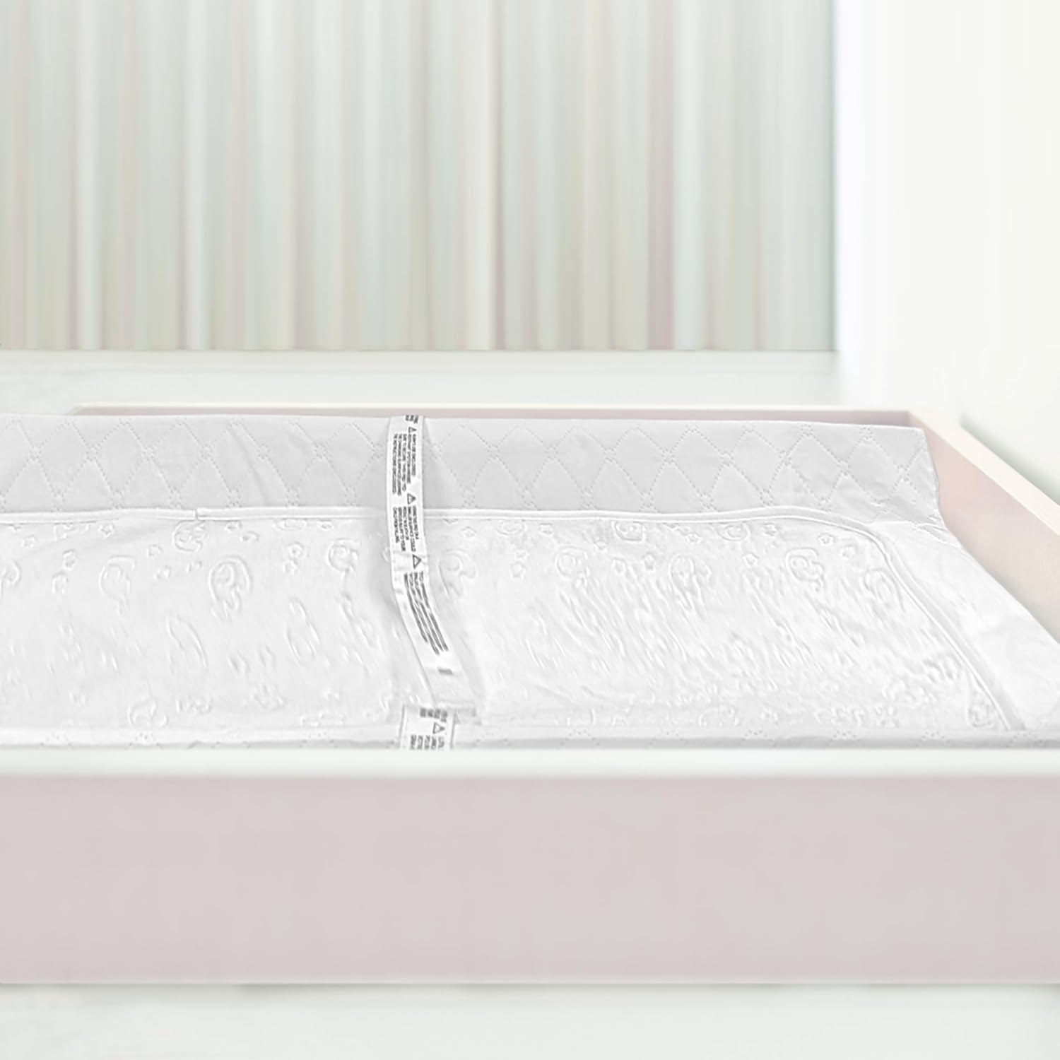 Fond + Found Contoured Diaper Changing Pad with 3 Pack Ultra Soft Plush Liners, Baby Changing Mat Cover Waterproof Hypoallergenic Washable image number 2