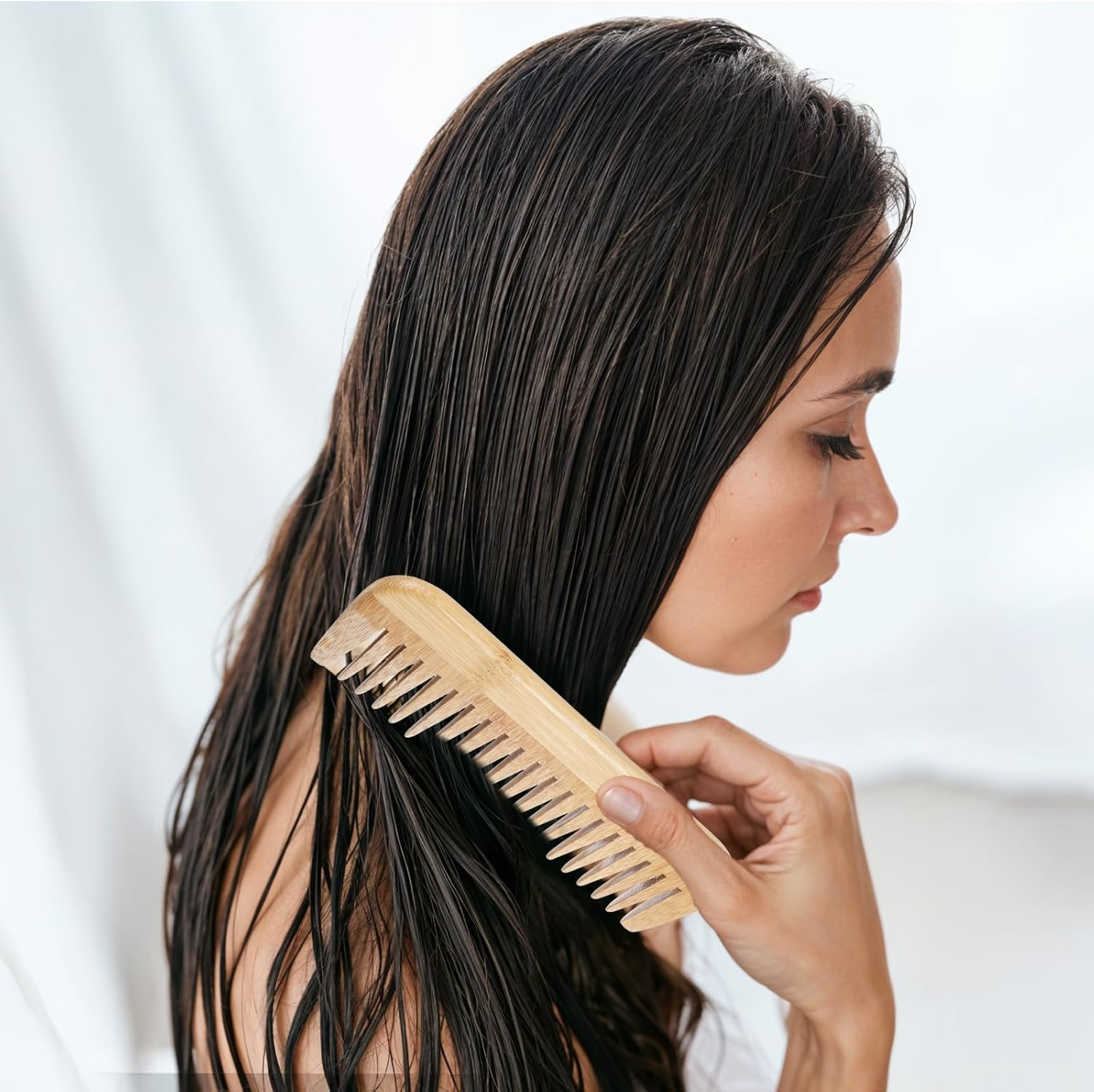 Pack of 2 Wide Serrated Wooden Combs, Antistatic Bamboo Comb, Wooden Comb for Curly, Women Handmade Wooden Combs, Natural Bamboo Comb Suitable for Women image number 1