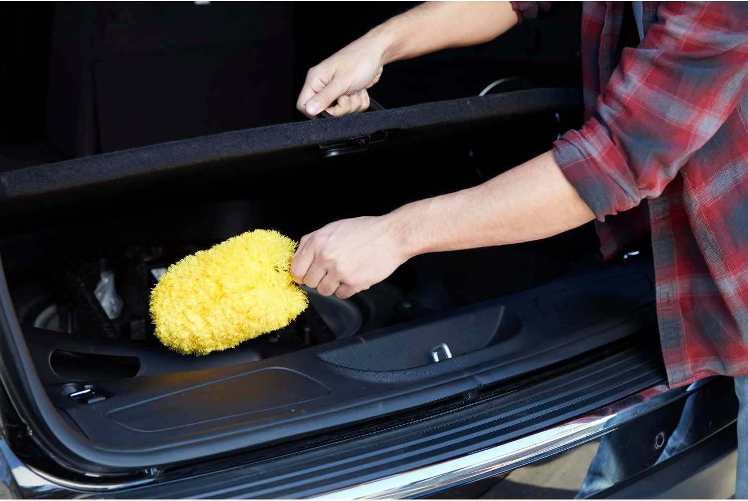 Armor All Car Interior Duster By, Scratch-Free Microfiber Car Duster with Handle image number 4