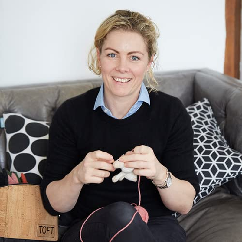 How to Crochet Animals - Farm: 25 Mini Menagerie Patterns image number 4