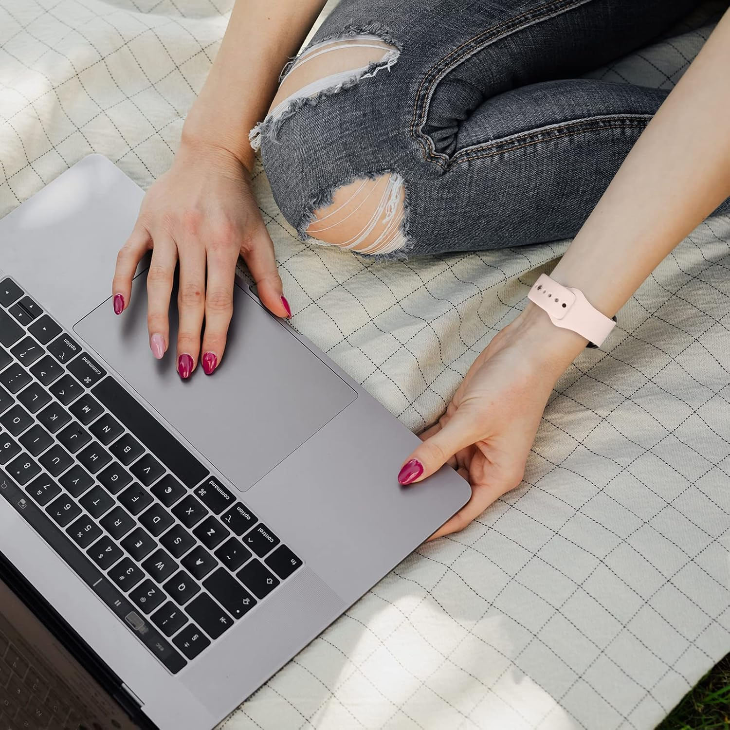 Leonids 4 PACK Bands for Samsung Galaxy Watch 7/6 Band 40M 44Mm, Galaxy Watch 6 Classic 43Mm 47Mm, Galaxy Watch 5/4/Active 2 Bands 40Mm 44Mm, Galaxy Watch 5 Pro 45Mm, Galaxy Watch 4 Classic 42Mm 46Mm, 20Mm Quick Release Adjustable Soft Silicone Sport Straps Women Men image number 4