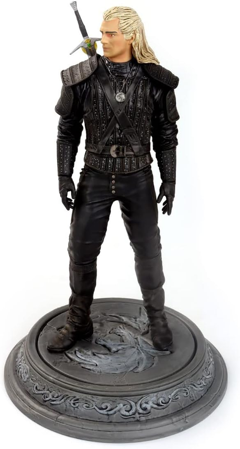 Dark Horse Comics the Witcher - Geralt Figure, 9-Inch Height image number 3