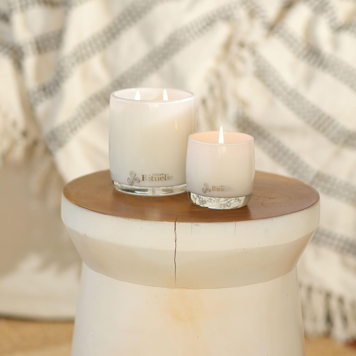 Urban Rituelle Apotheca Scented Soy Candle, 140G - Lemongrass, Mandarin Zest, Tahitian Lime & Sandalwood, Crafted with Soy & Coconut Wax, Fresh, Citrusy & Warm Aroma with Natural Fibre Wick image number 2