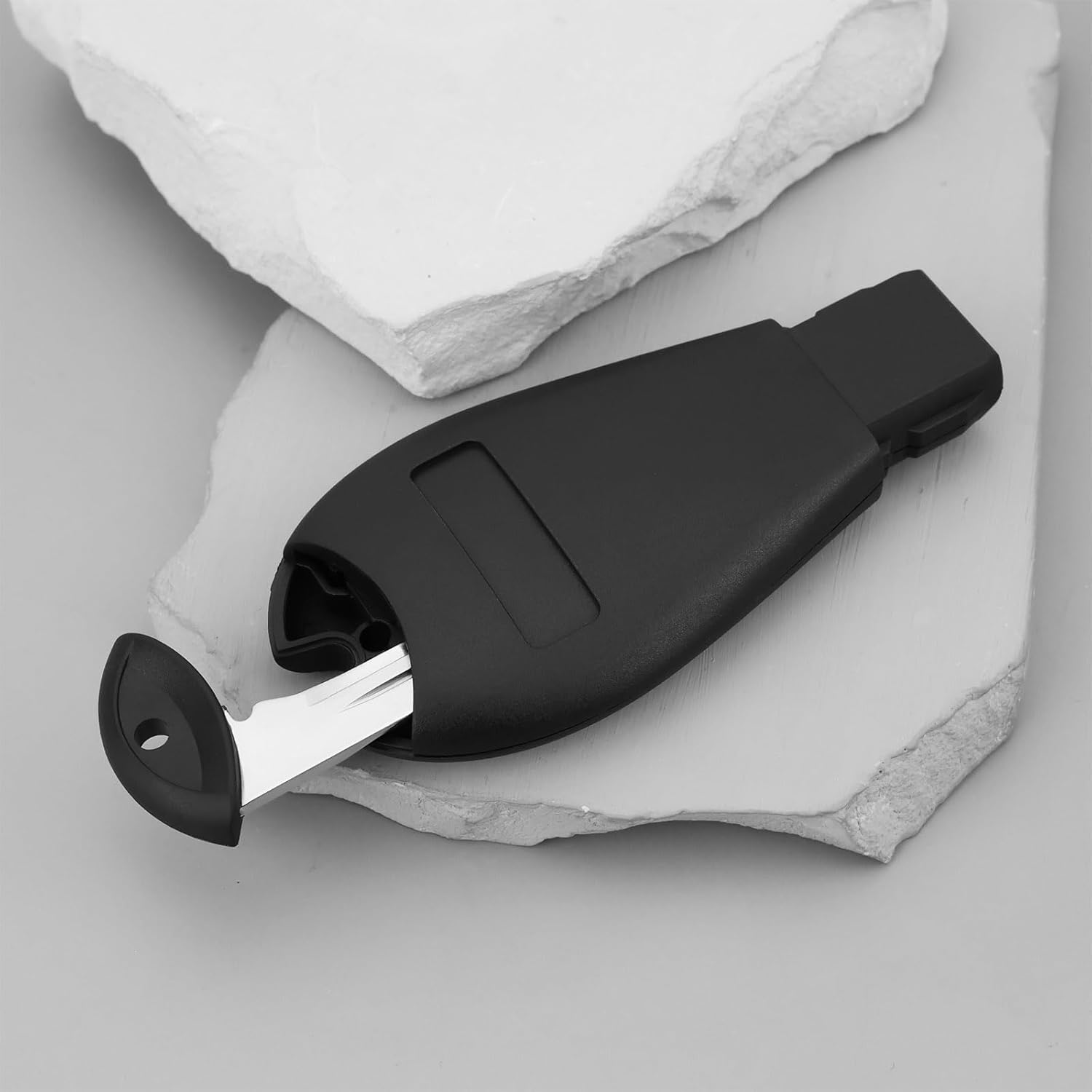 Emsea 4 Button Car Key Fob Shell Case Compatible with Jeep Grand Cherokee Compatible with Chrysler 300C 2008-2010 image number 5