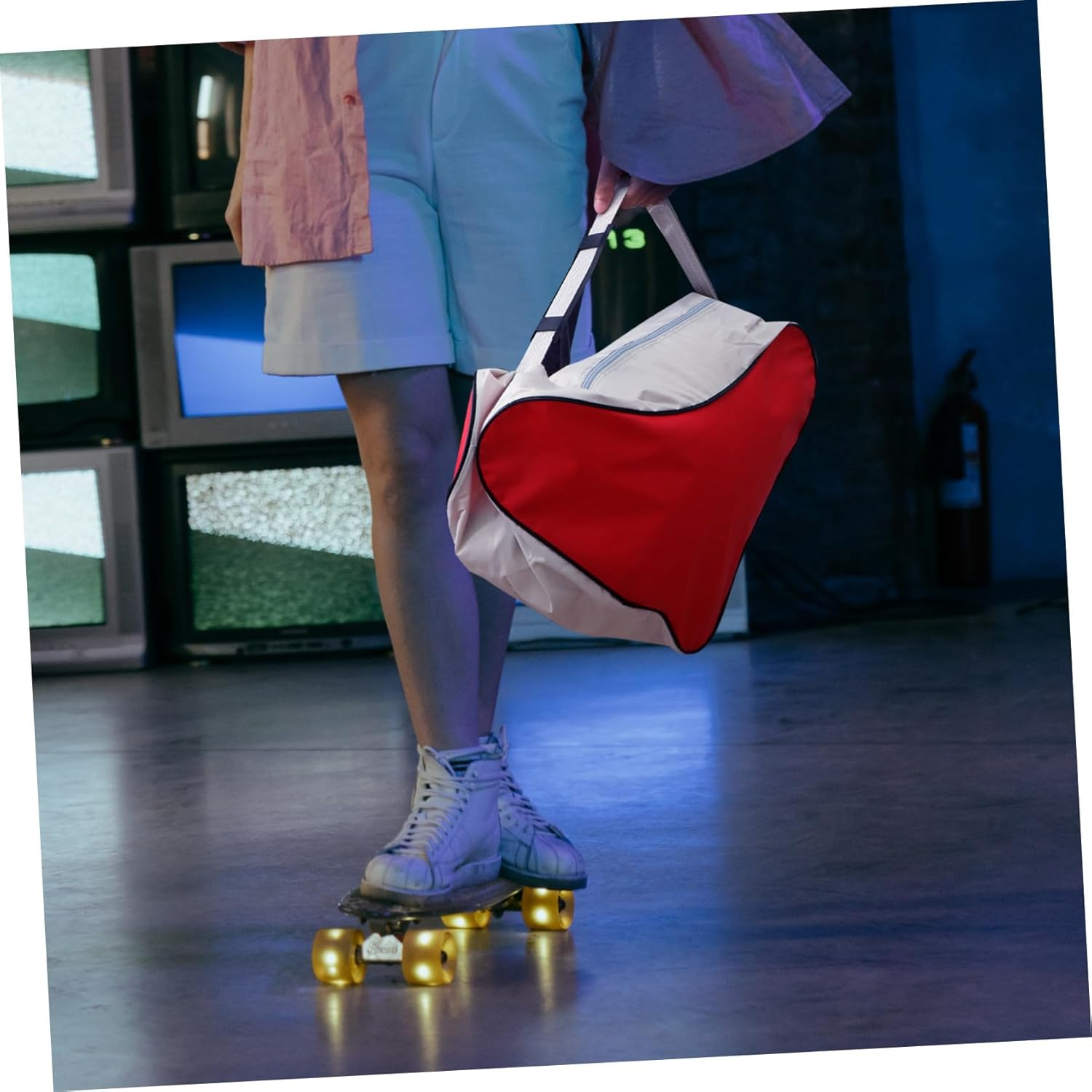 JUMPLAWN High-Capacity Red Mesh Tote Bag for Ice Skating and Roller Skates Shoulder Bag with Heavy Duty Handles Easy to Clean Storage for Sports Gear and Accessories image number 2