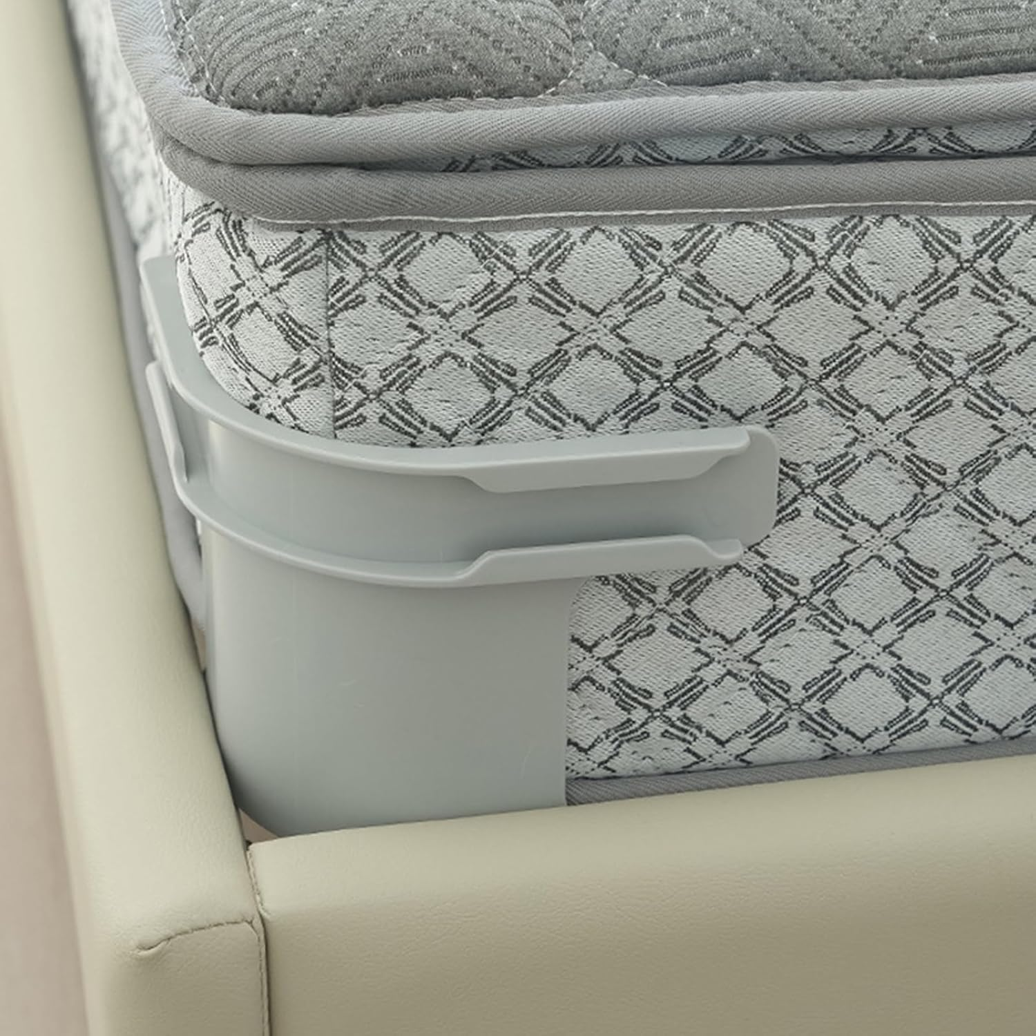 4 Pcs Non-Slip Bed Sheet Holders with 4 Transparent Lock Strips, Bedsheet Corner Tightener Clips, Secure Mattress Clips, Discrete Grippers for Fitted Sheets, Anti-Slide Bedding Fasteners (White) image number 3