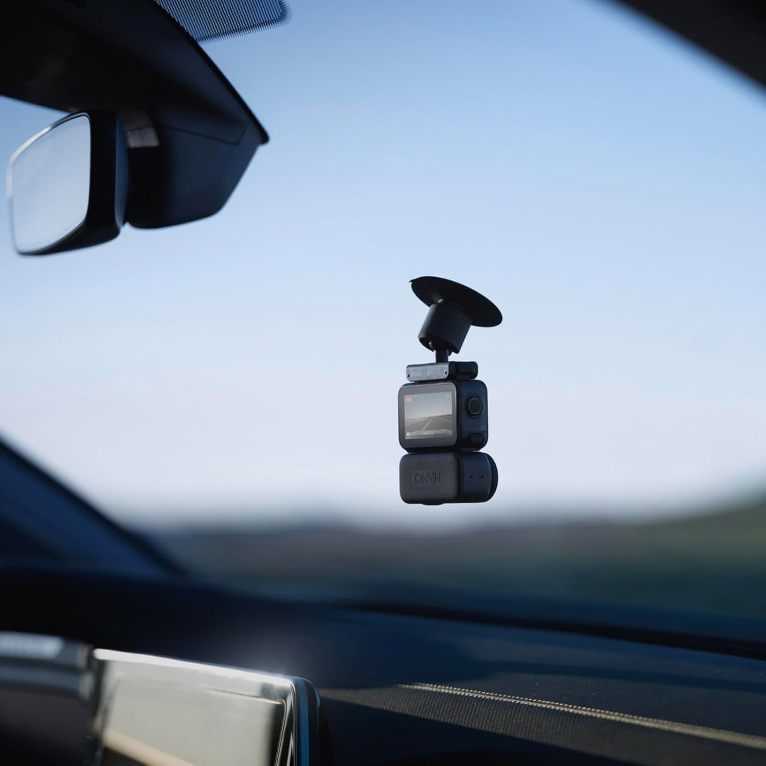 DJI Osmo Nano Dual-Direction Magnetic Ball-Joint Adapter Mount image number 3