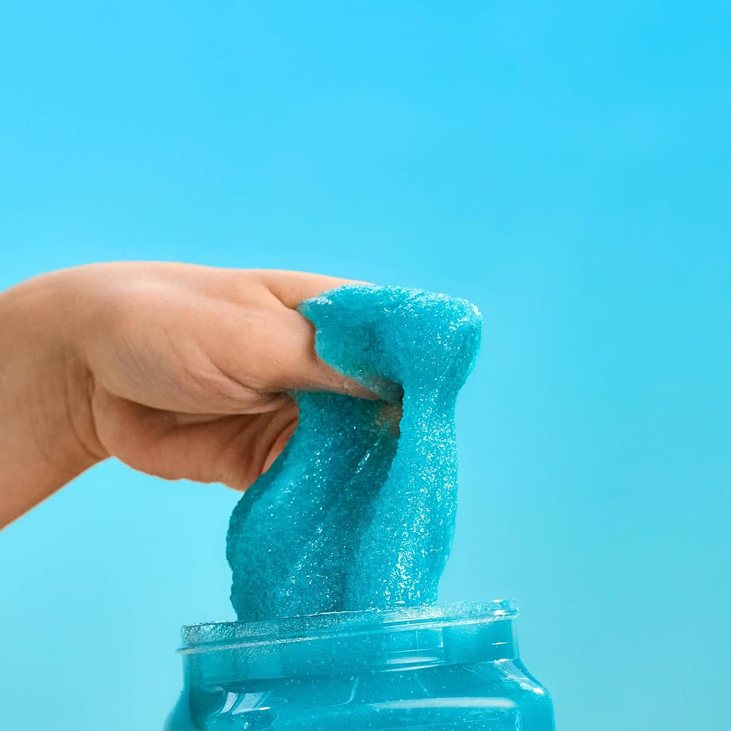 Tree Hut Blue Musk Shea Sugar Scrub, Exfoliating, Hydrating & Moisturizing Body Scrub with Shea Butter & Nourishing Essential Oils, Smooth & Soften Skin, 18 Oz image number 5