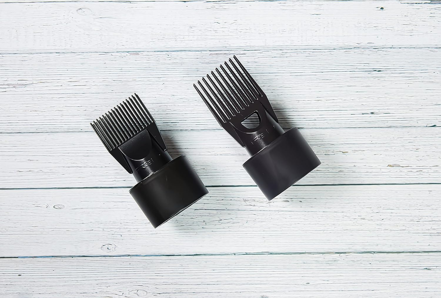 RED by KISS Universal Hair Dryer Nozzle Perfect Fit Dual Grip Short UPIK01 image number 3