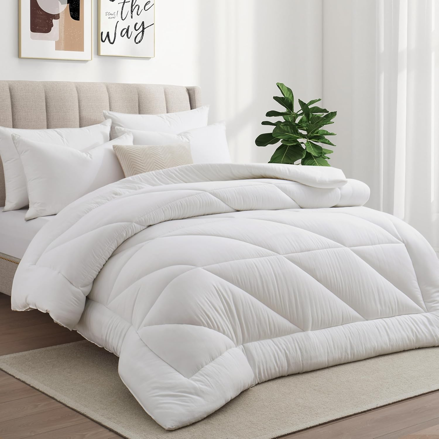 Mumullum 700GSM Warm Quilt Queen Size, Ultra Soft Fluffy Winter Bedding Breathable Premium Fiber Filling Quilt for Home Bedroom image number 1