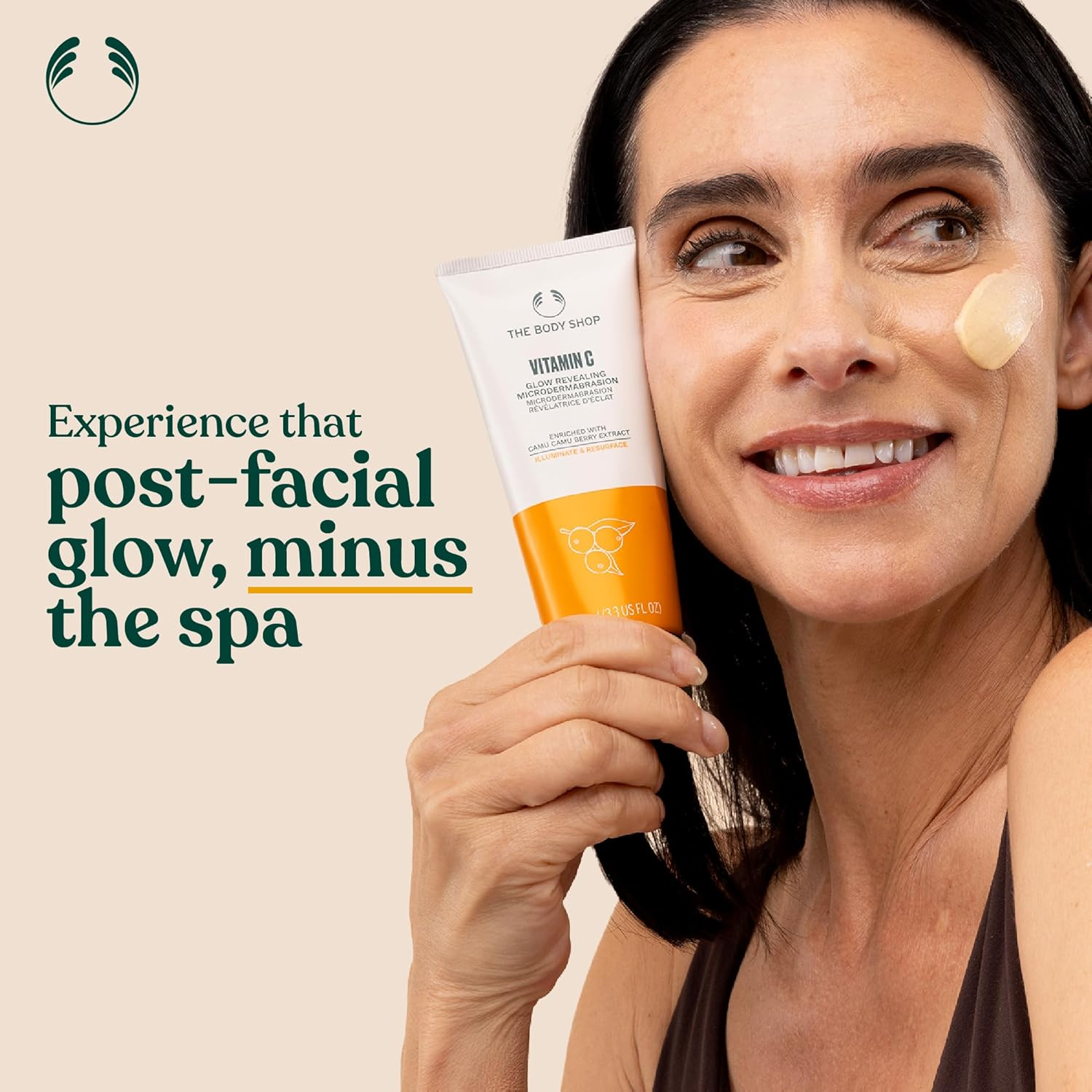 The Body Shop Vitamin C Glow Boosting Microdermabrasion, 3.3 Fluid Ounce image number 4