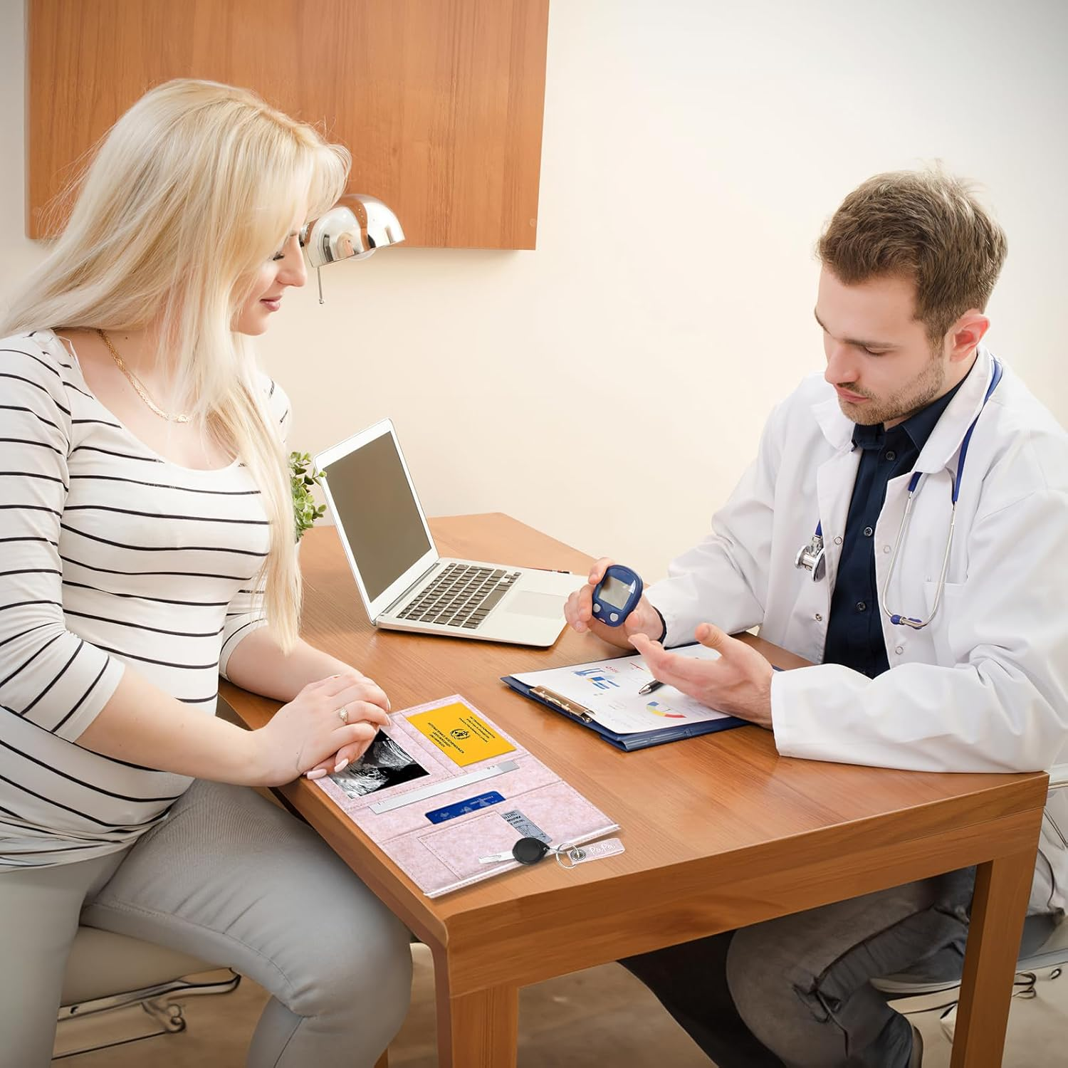 Maternity Log Protective Cover, German Maternity Log Cover Felt, Maternity Log Cover Rose with 2 Key Chains, Cover Maternity Log with Compartments for Ultrasound Image, Vaccination Certific image number 4