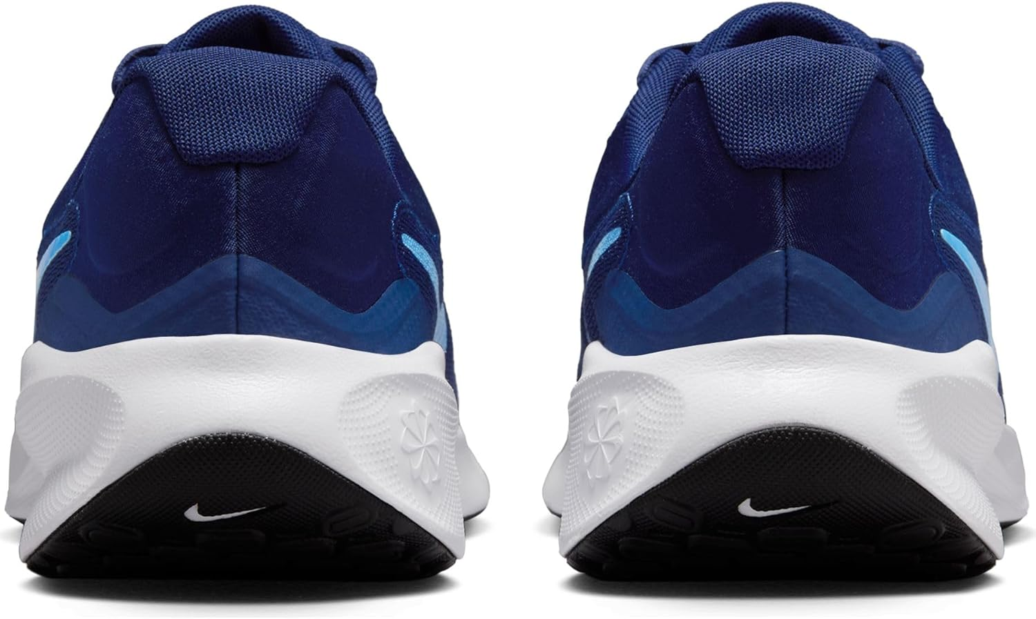 NIKE Men'S Revolution 7 Sneaker image number 5