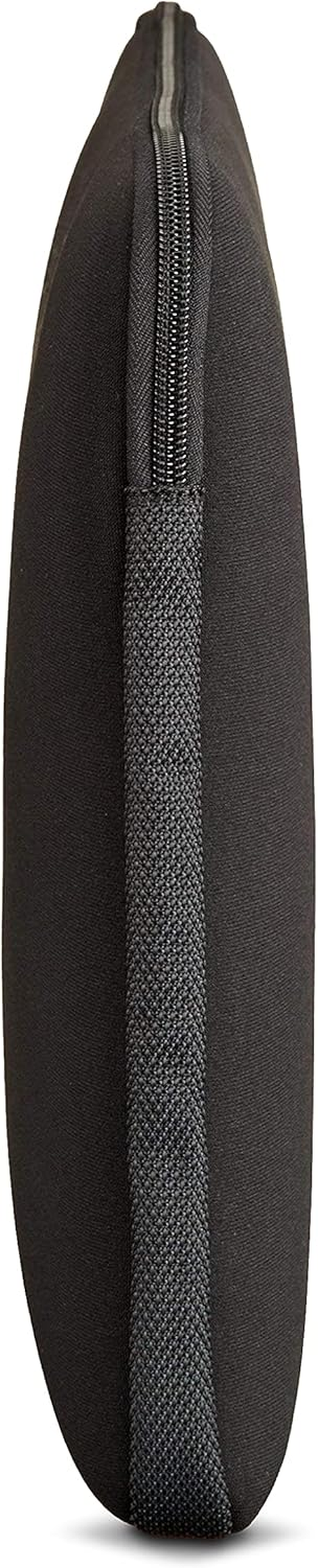 Amazon Basics 17.3-Inch Laptop Sleeve, Protective Case with Zipper - Black image number 5
