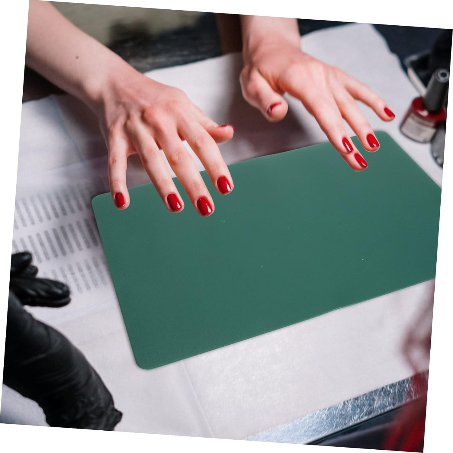 Healvian Dual-Sided Nail Art Mat for Manicure Waterproof and Stain-Resistant Hand Cushion Hand Rest Pad for Nail Shops and Home Use image number 3