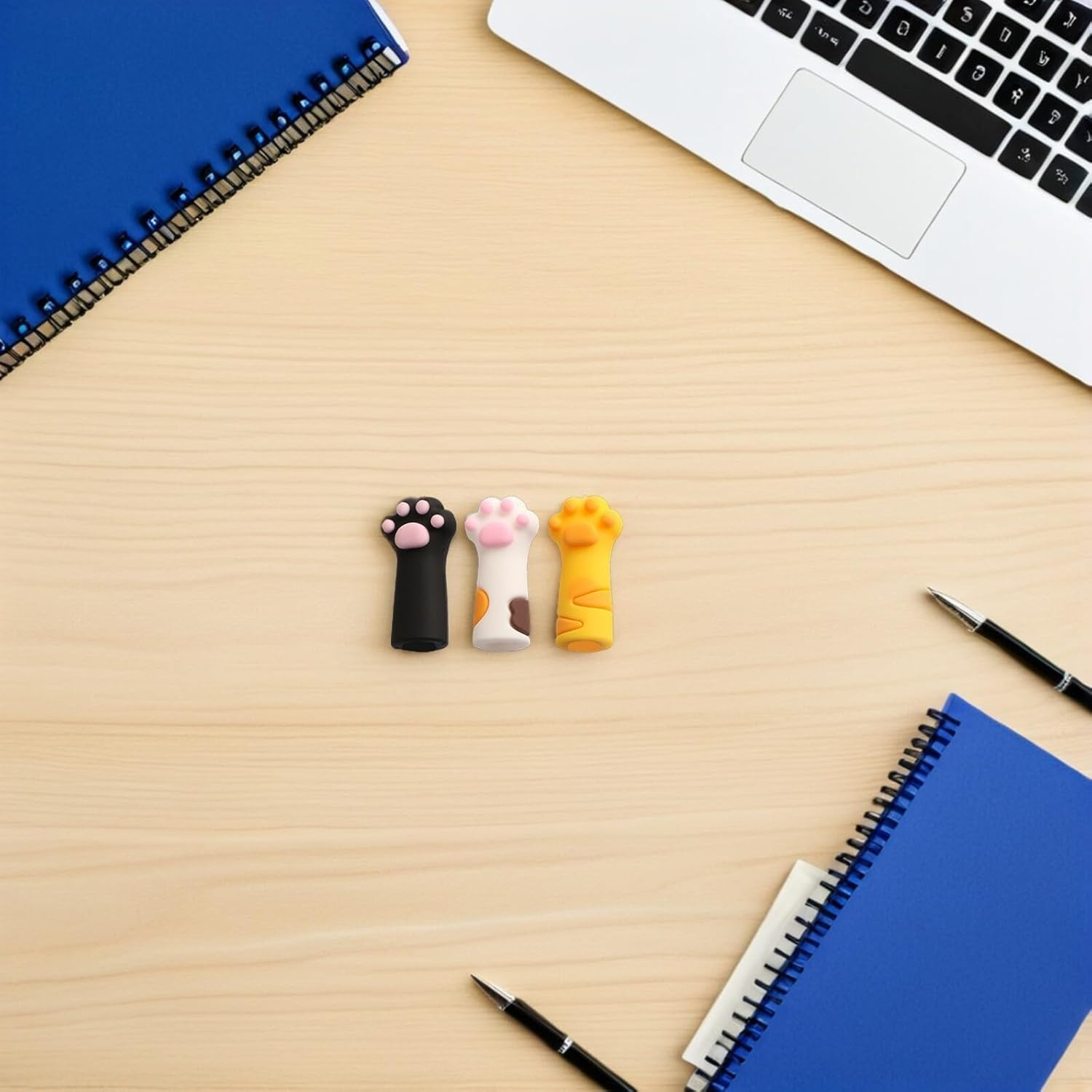 Baluue 3Pcs Cat Paw Silicone Nipper Cover and Tweezers Sleeve, Pvc Pedicure Tool Protector Set for Nail Cuticle Scissors, Suitable for Hand and Foot Nail Care Random Color image number 1