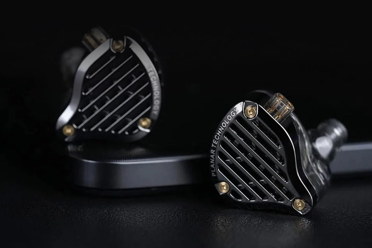 KZ PR3 Earbuds with Microphone image number 1