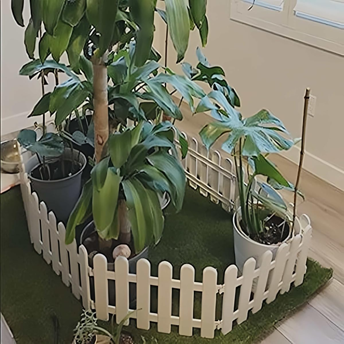 IEVE 4 Pcs White Plastic Fence Christmas Xmas Tree Wedding Party Decoration Miniature Home Garden Border Grass Lawn Edge Fence (One Pack Is 200Cm in Total) image number 1